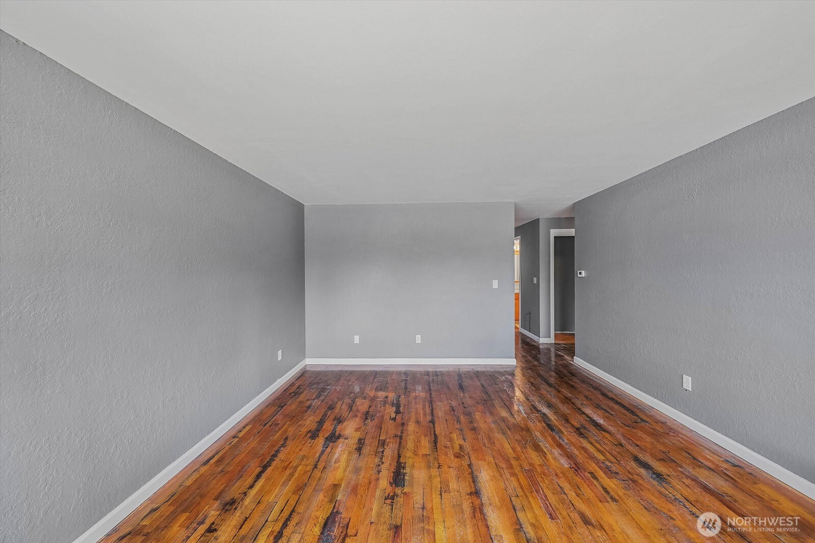 9015 Winona Street Property Photo 10