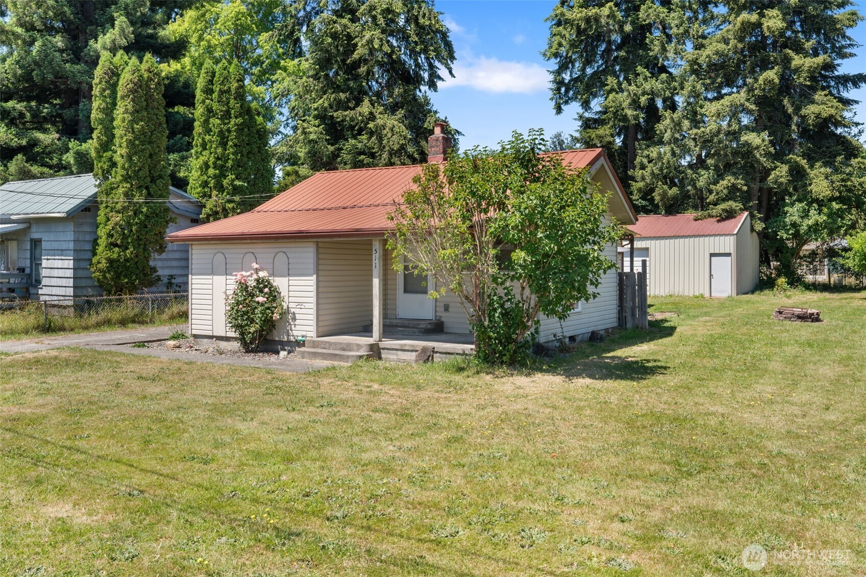 511 W 7th Street Property Photo 5