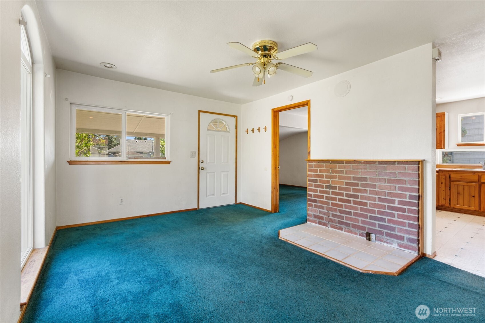 511 W 7th Street Property Photo 8