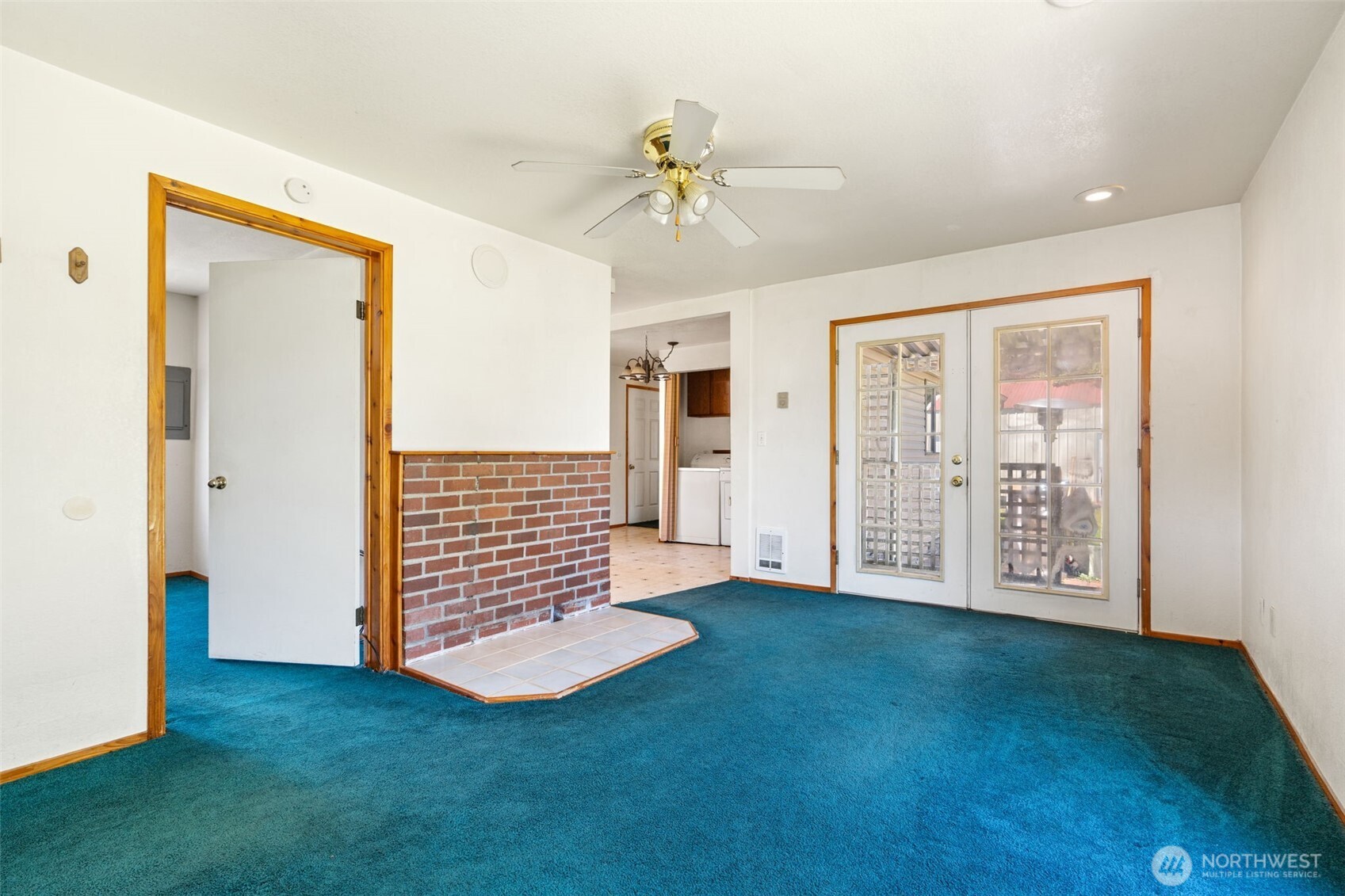 511 W 7th Street Property Photo 9