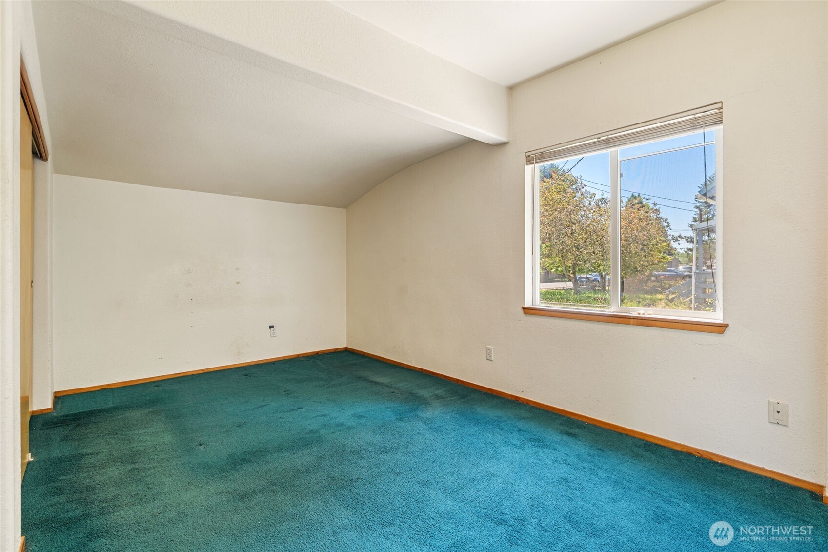511 W 7th Street Property Photo 10