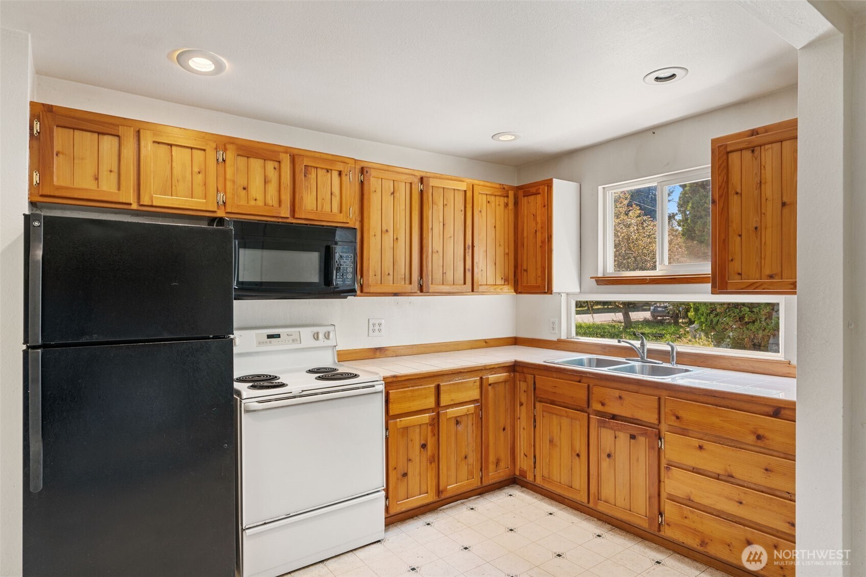 511 W 7th Street Property Photo 14