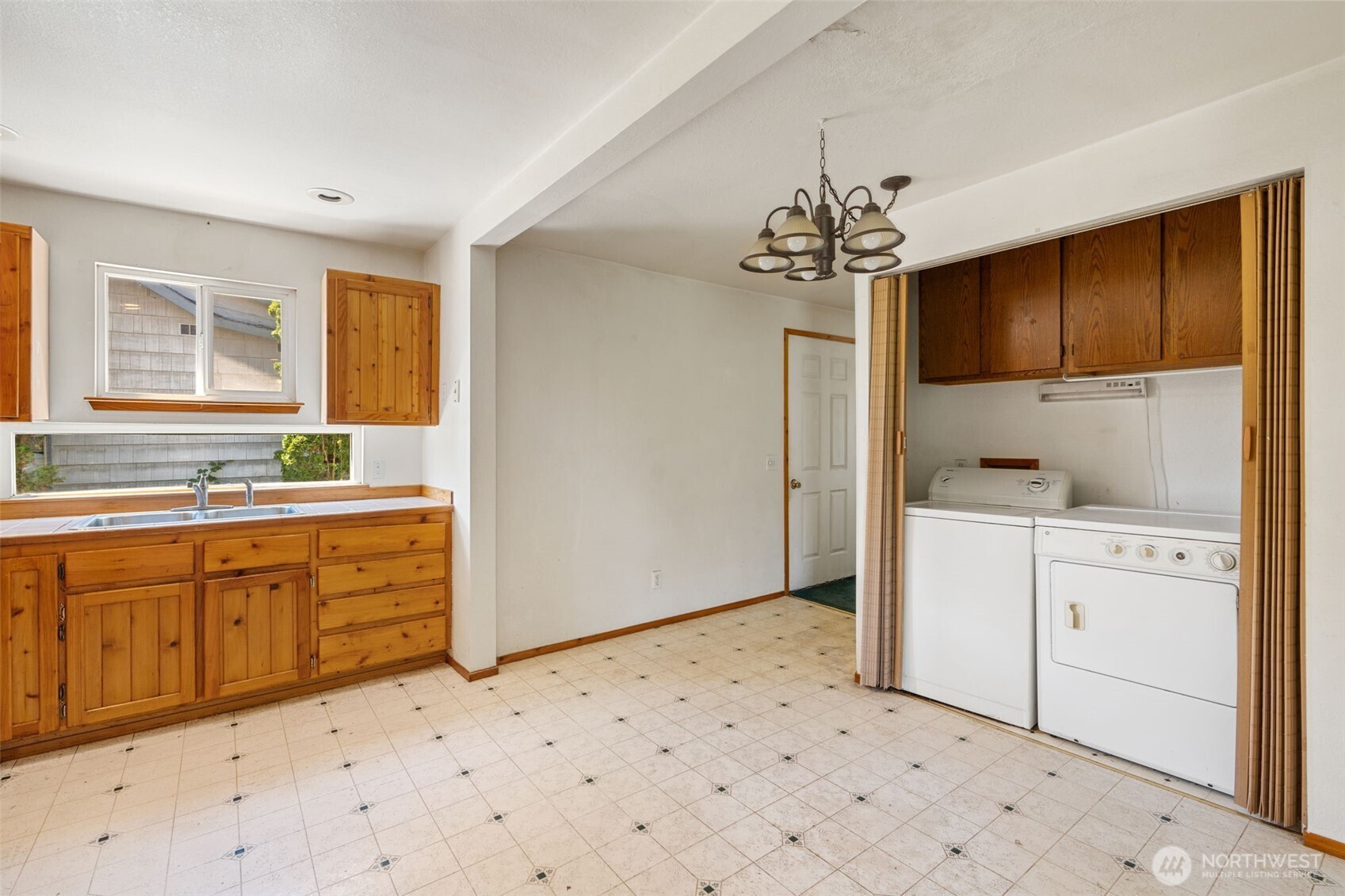 511 W 7th Street Property Photo 15