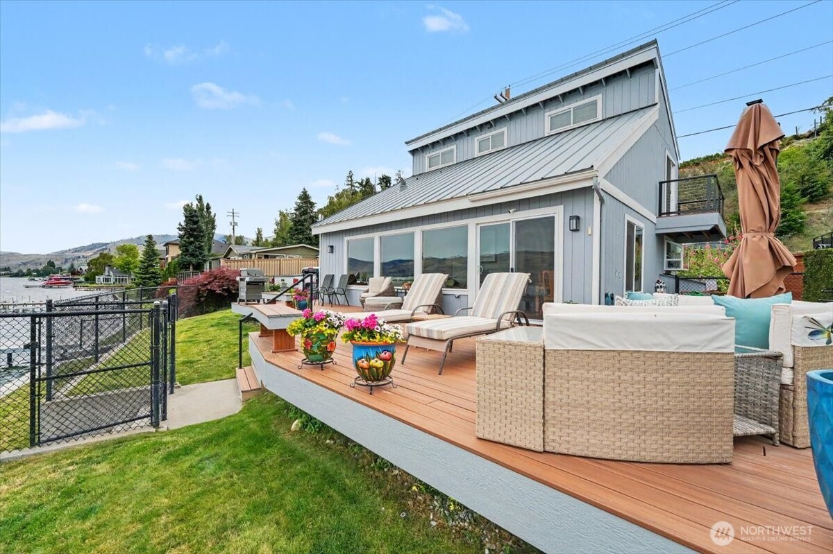 1386 S Lakeshore Road Property Photo 2