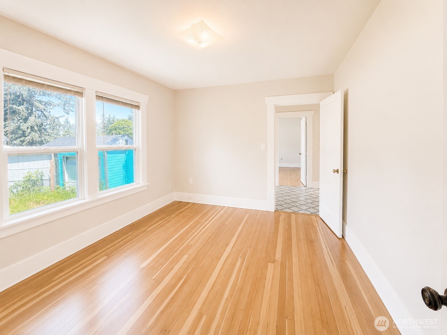 8601 8603 Maple Street Property Photo 9