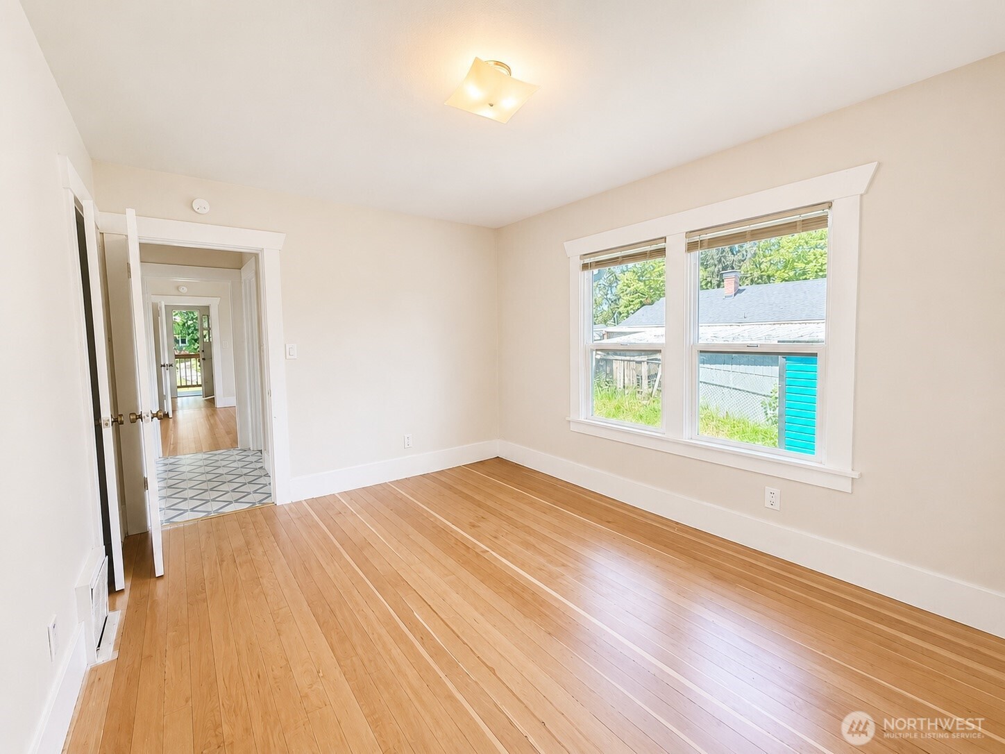 8601 8603 Maple Street Property Photo 12