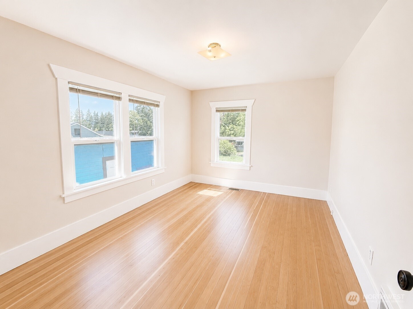 8601 8603 Maple Street Property Photo 13