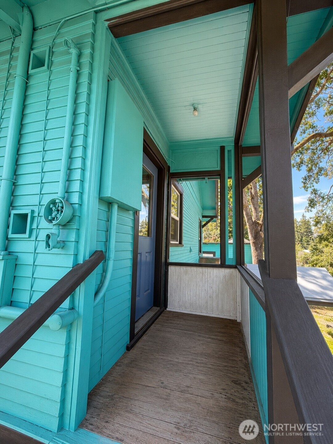 8601 8603 Maple Street Property Photo 16