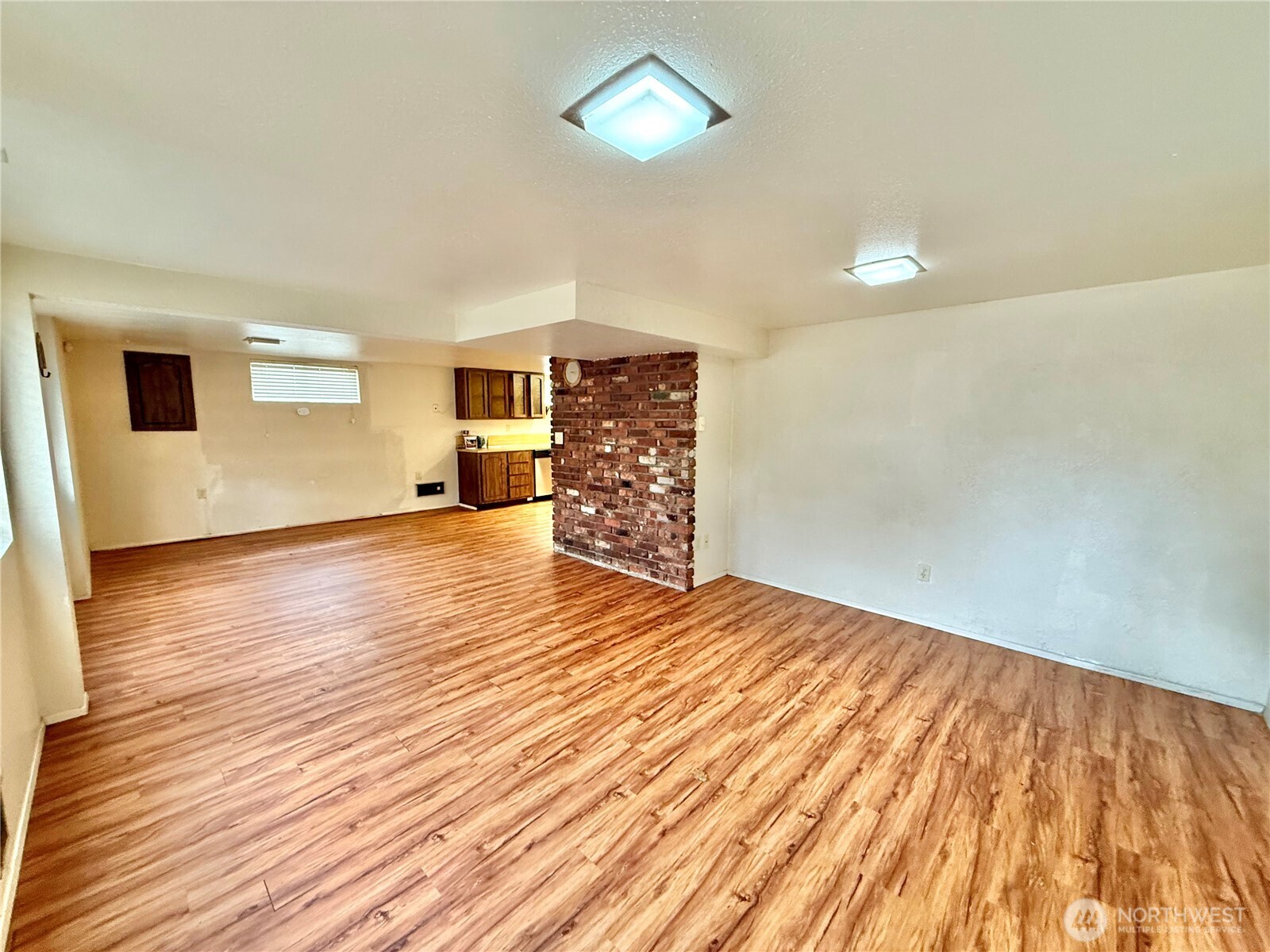 8601 8603 Maple Street Property Photo 18