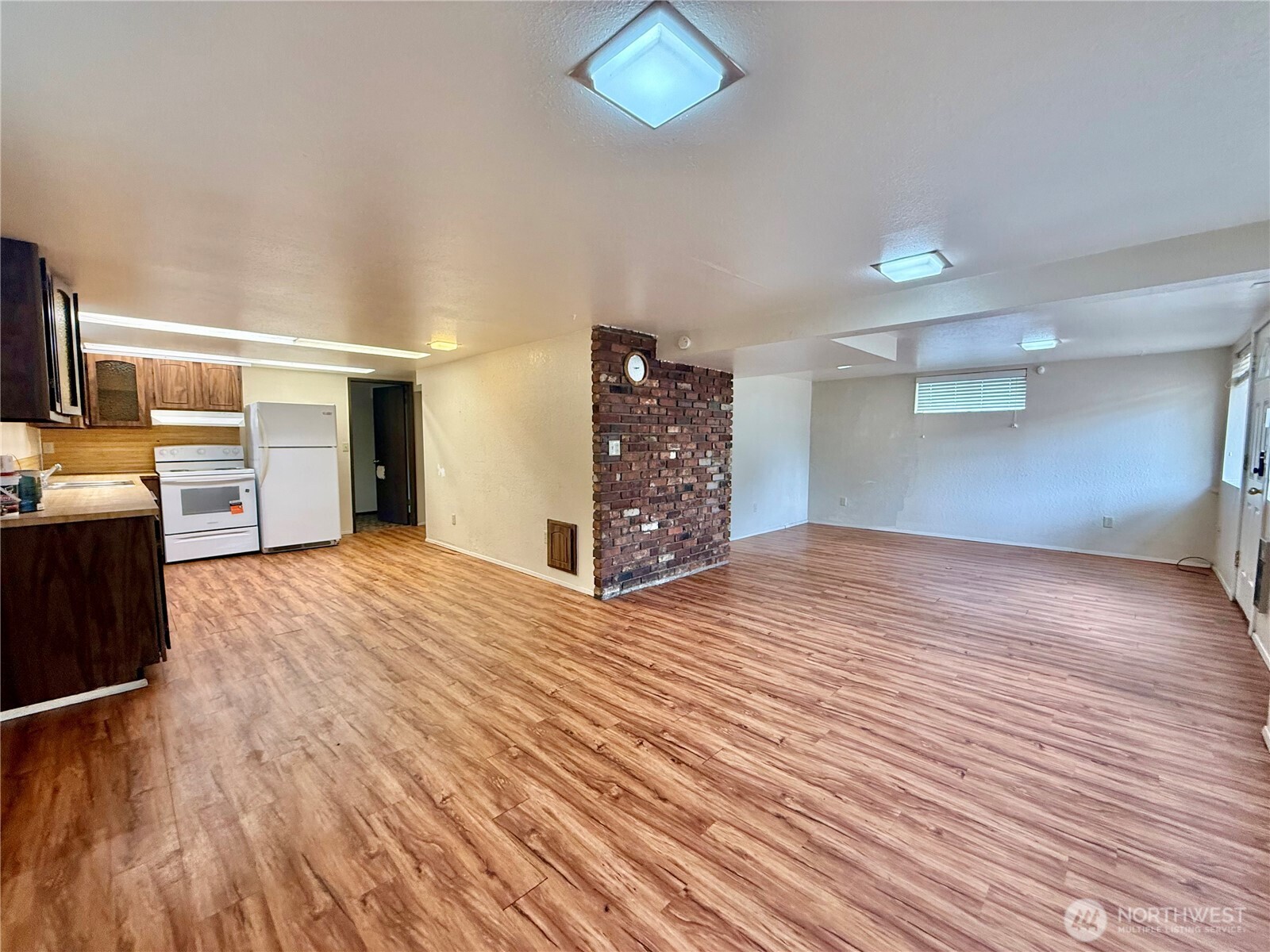 8601 8603 Maple Street Property Photo 19