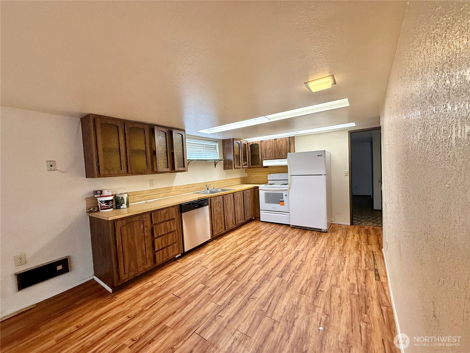 8601 8603 Maple Street Property Photo 20