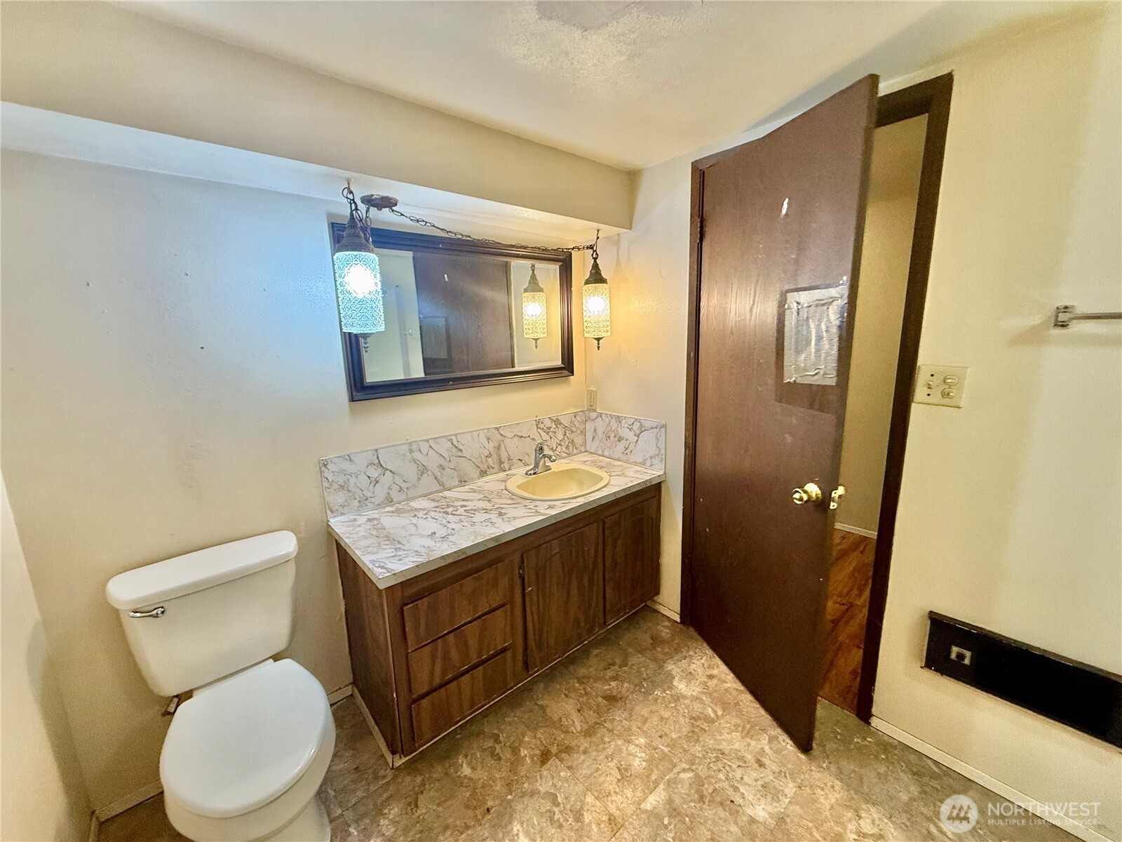8601 8603 Maple Street Property Photo 22