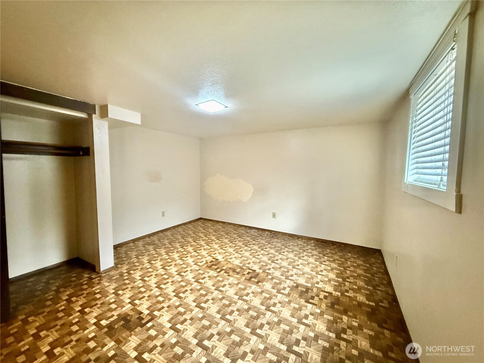 8601 8603 Maple Street Property Photo 24