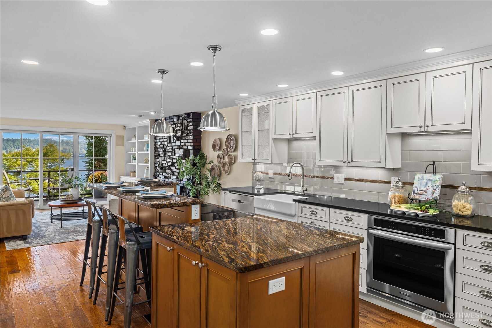 528 W Lake Sammamish Parkway Property Photo 9