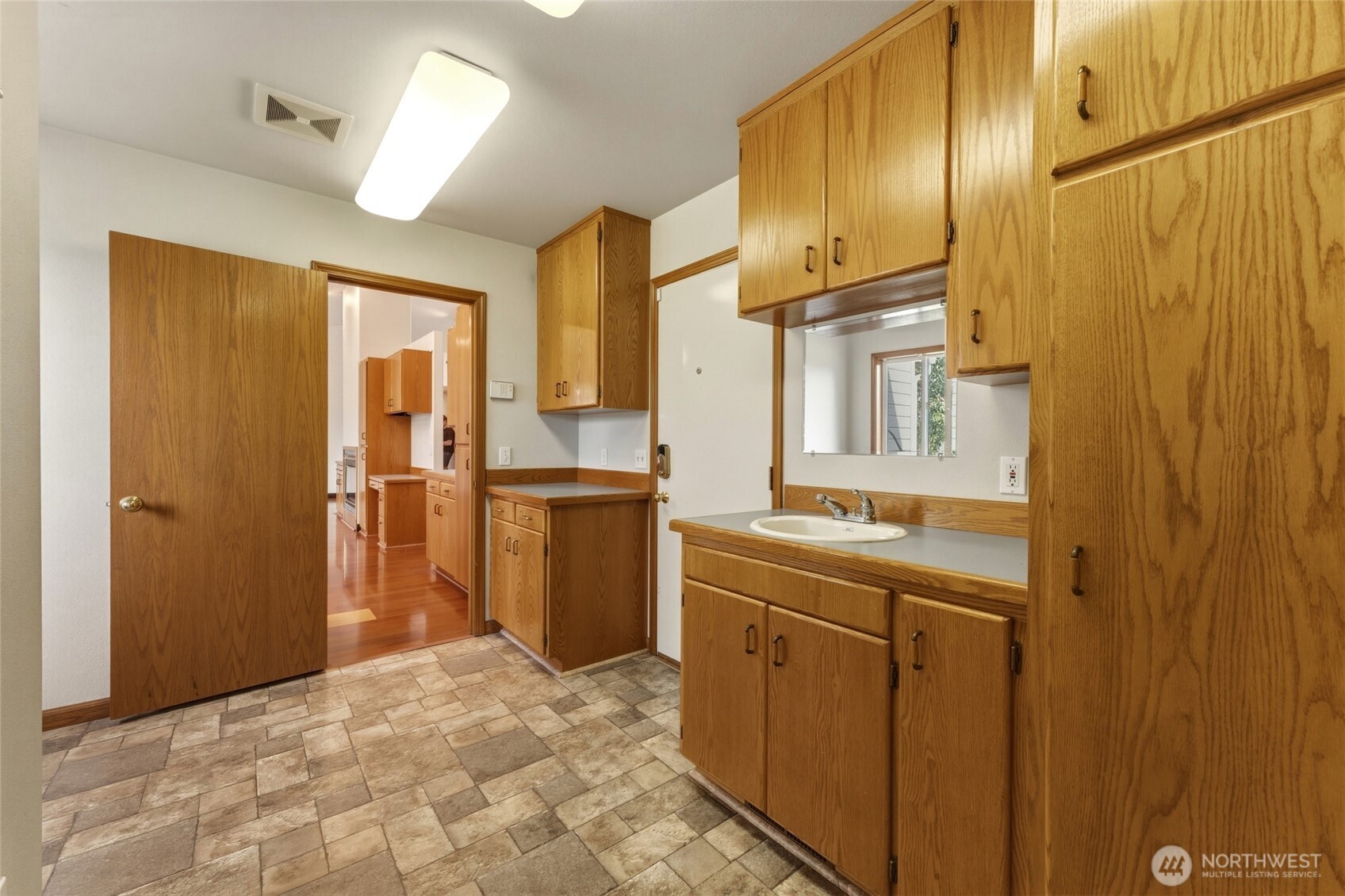 1022 Southview Drive Property Photo 11