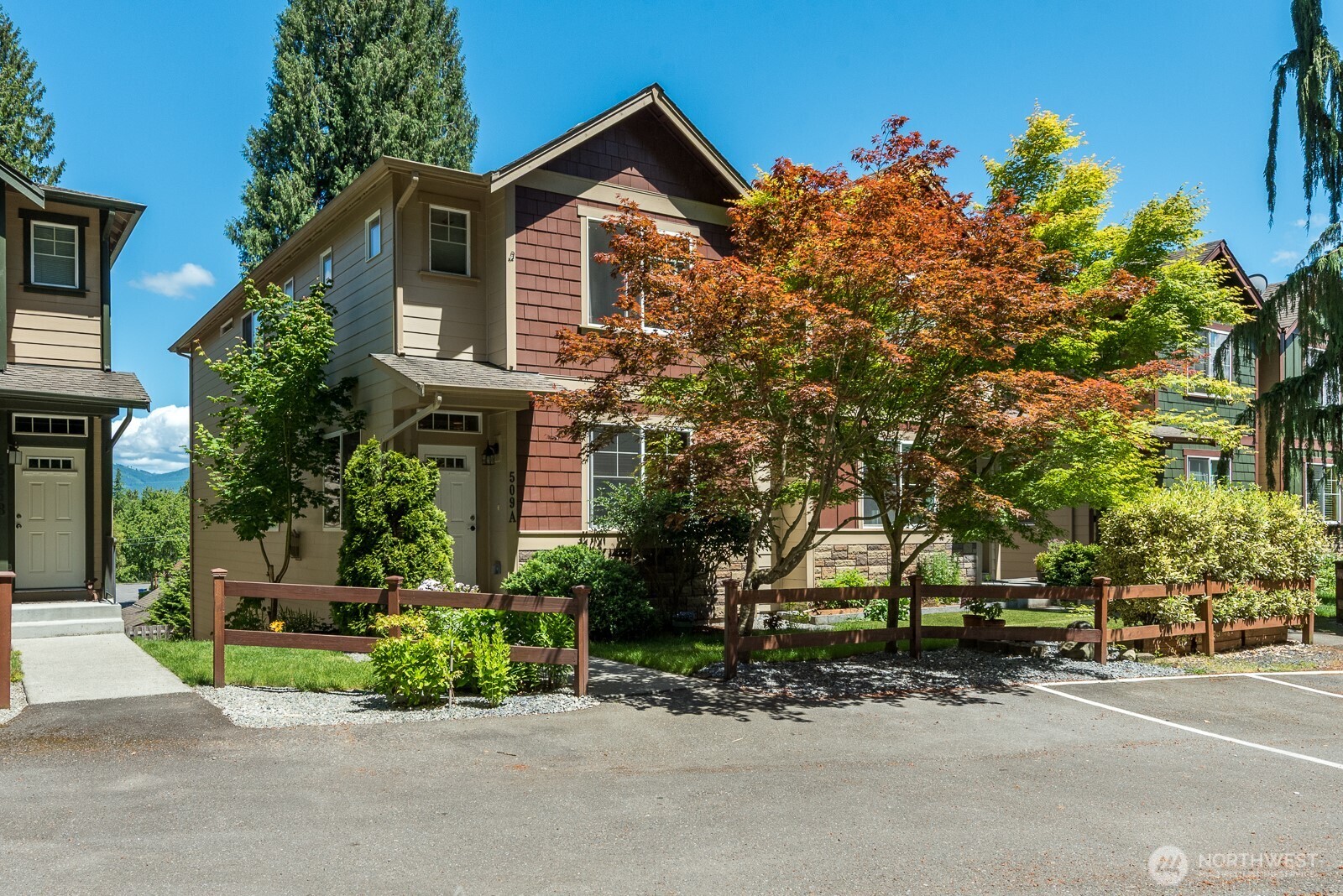 509 E Division Street A Property Photo 1