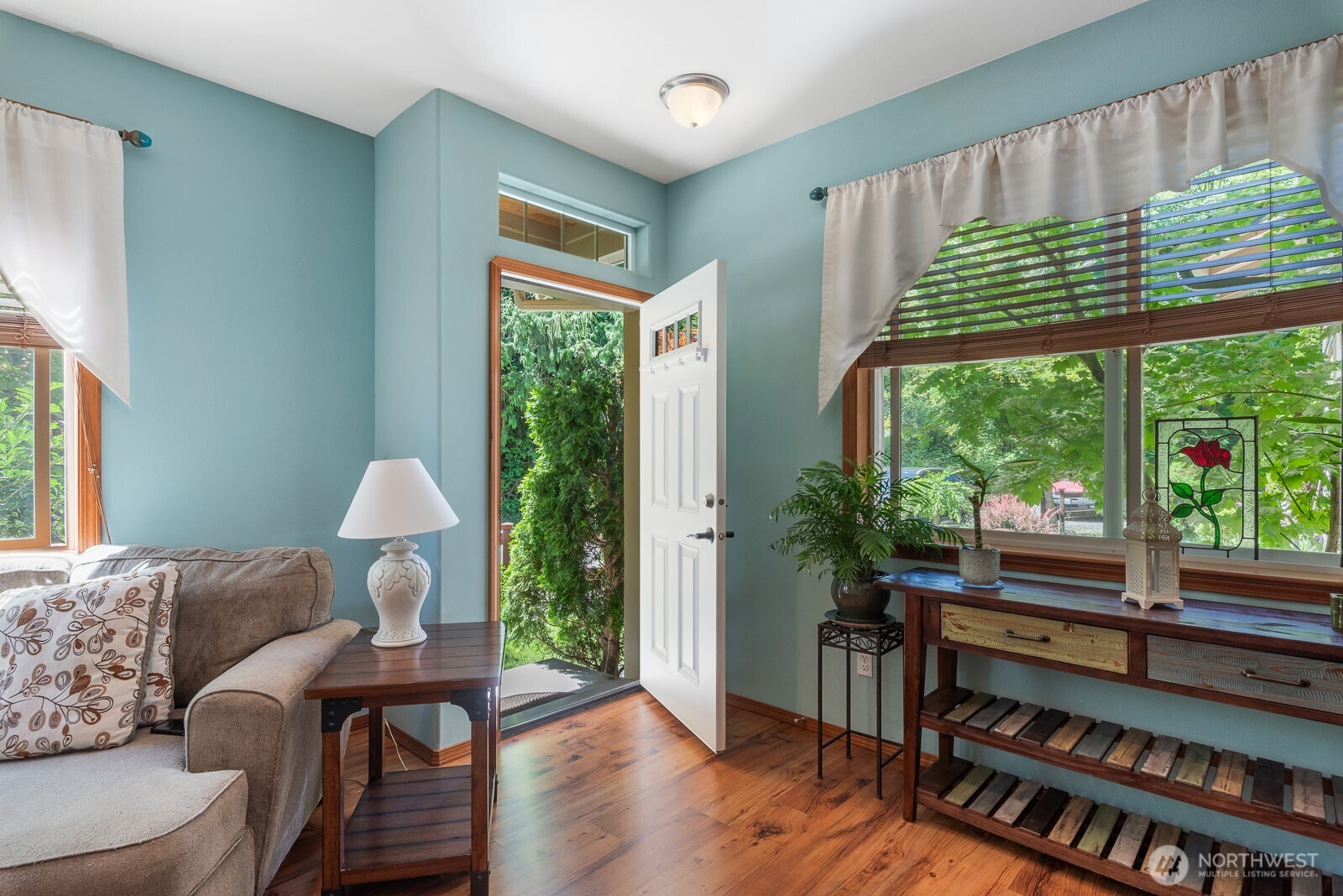 509 E Division Street A Property Photo 2