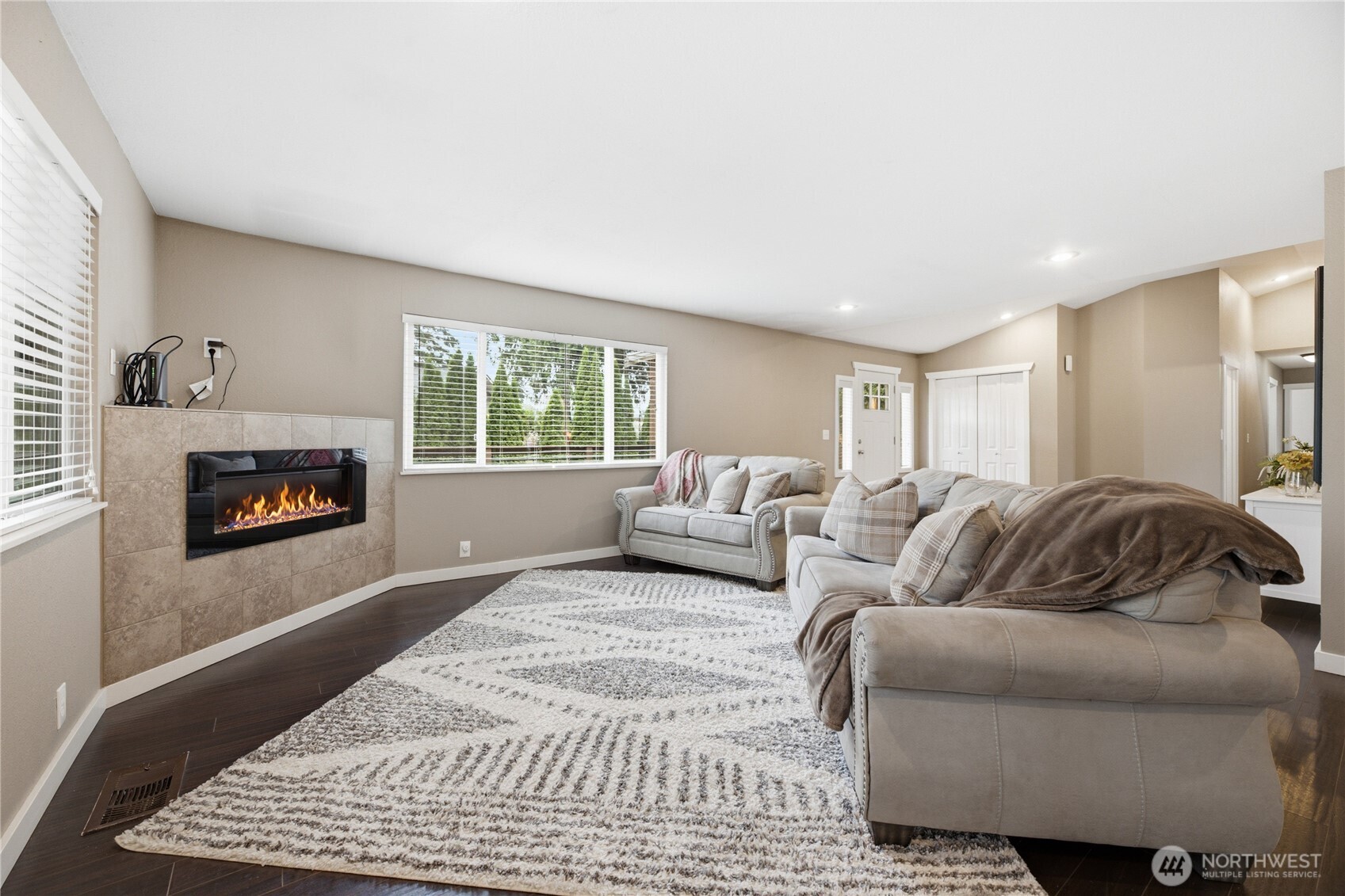 6911 Vandermark Road Property Photo 8