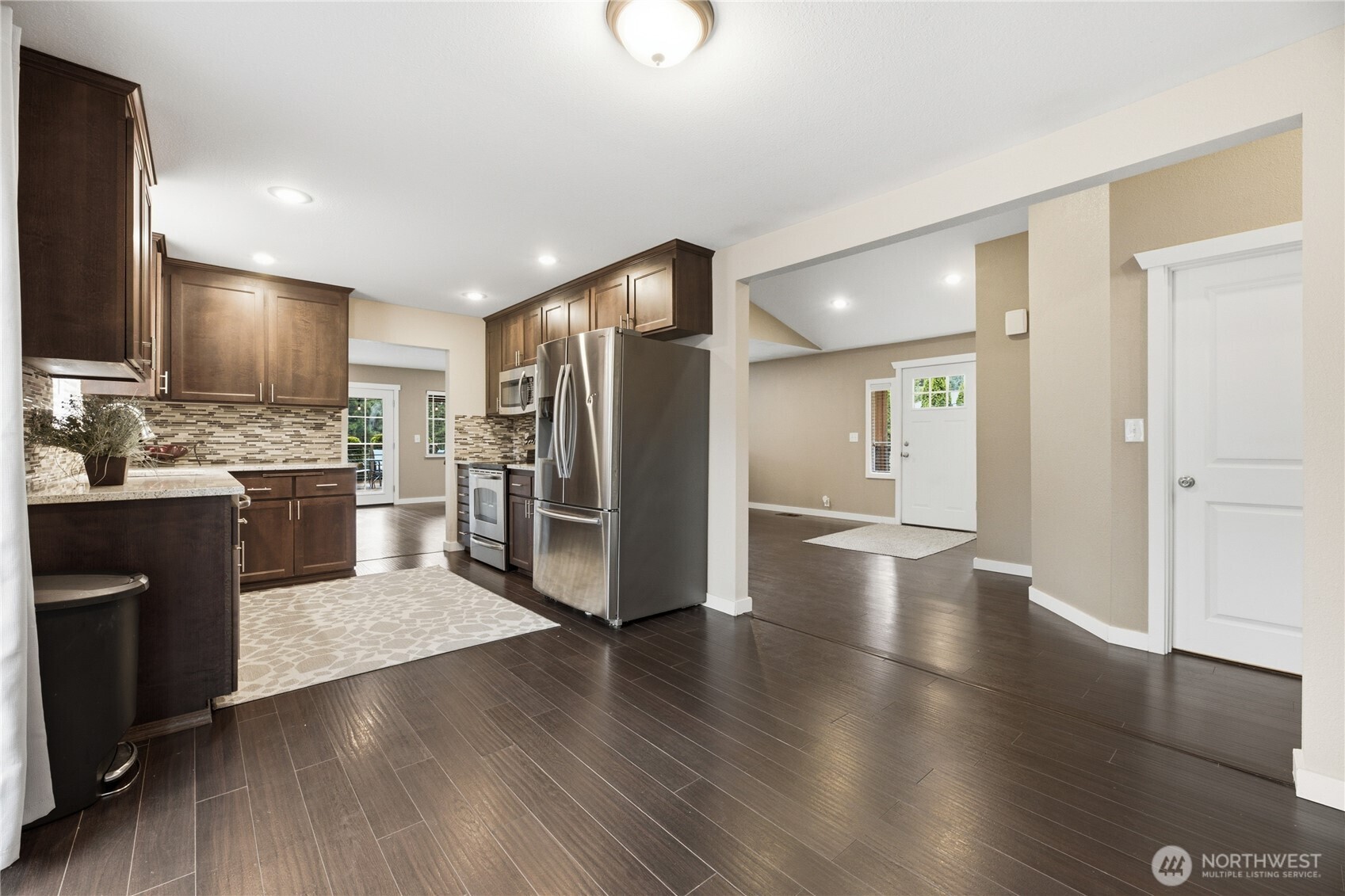 6911 Vandermark Road Property Photo 11