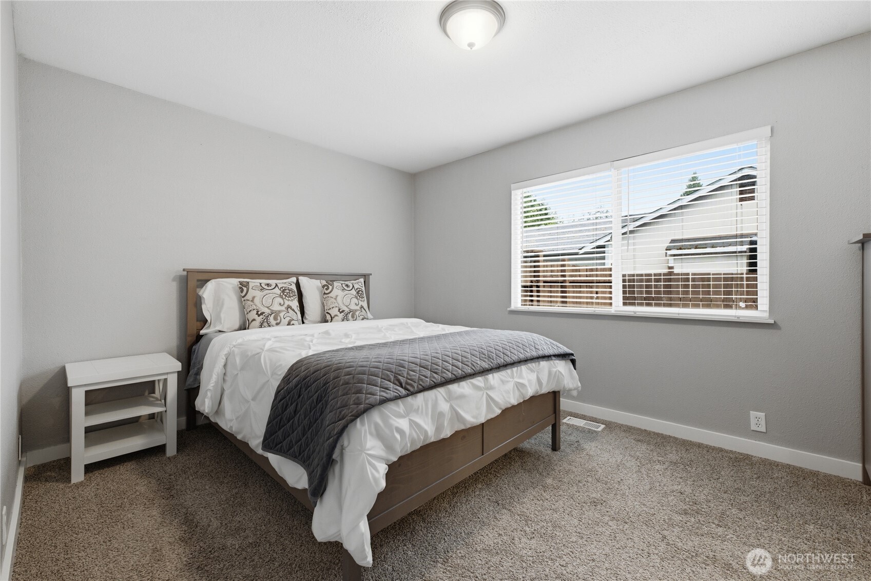 6911 Vandermark Road Property Photo 20