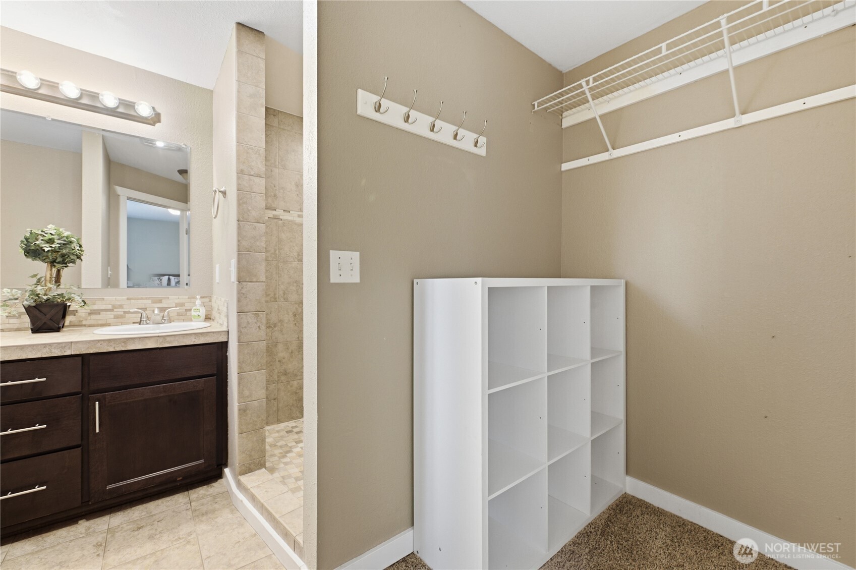 6911 Vandermark Road Property Photo 22