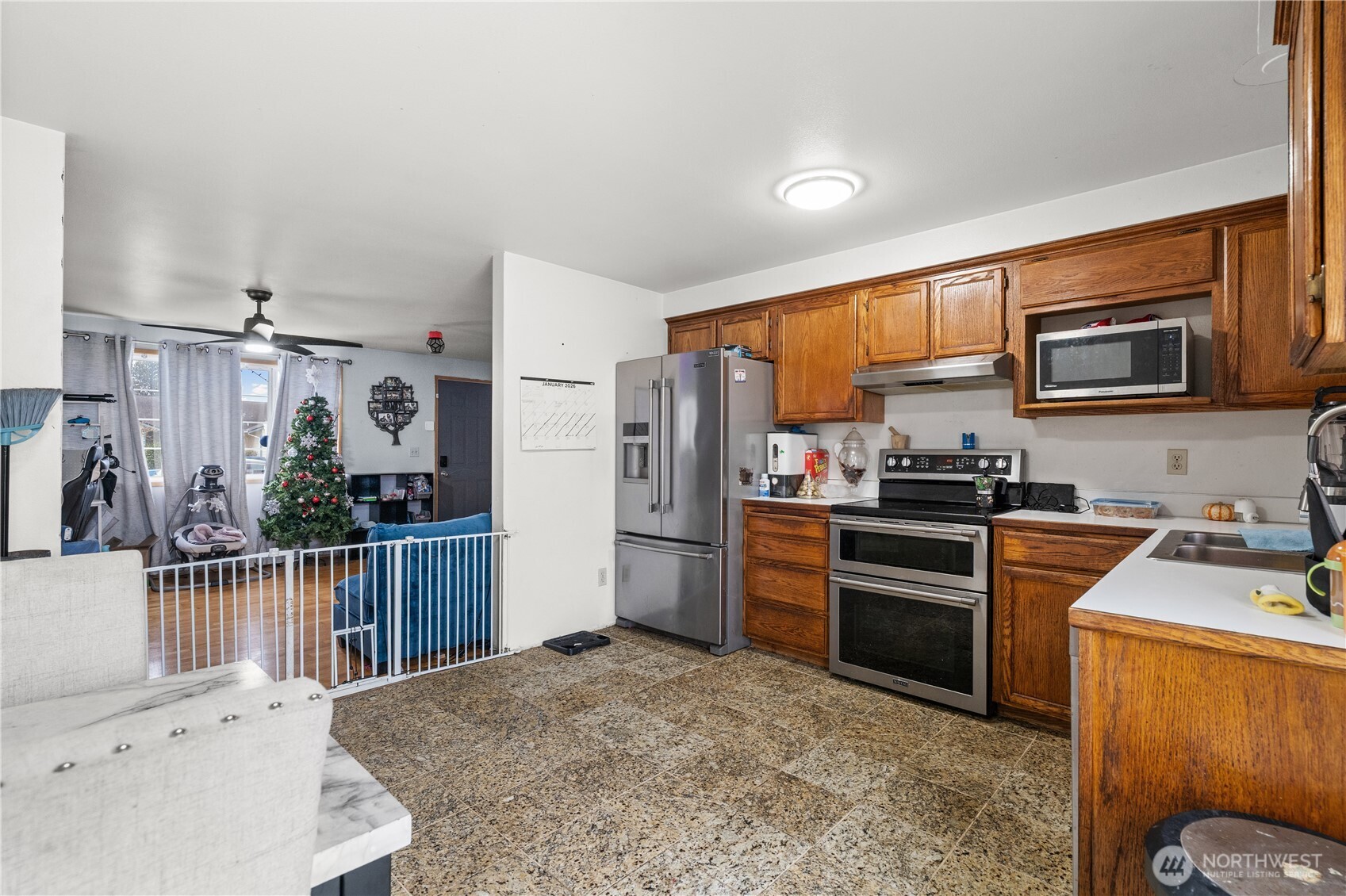 7631 273rd Street Property Photo 2