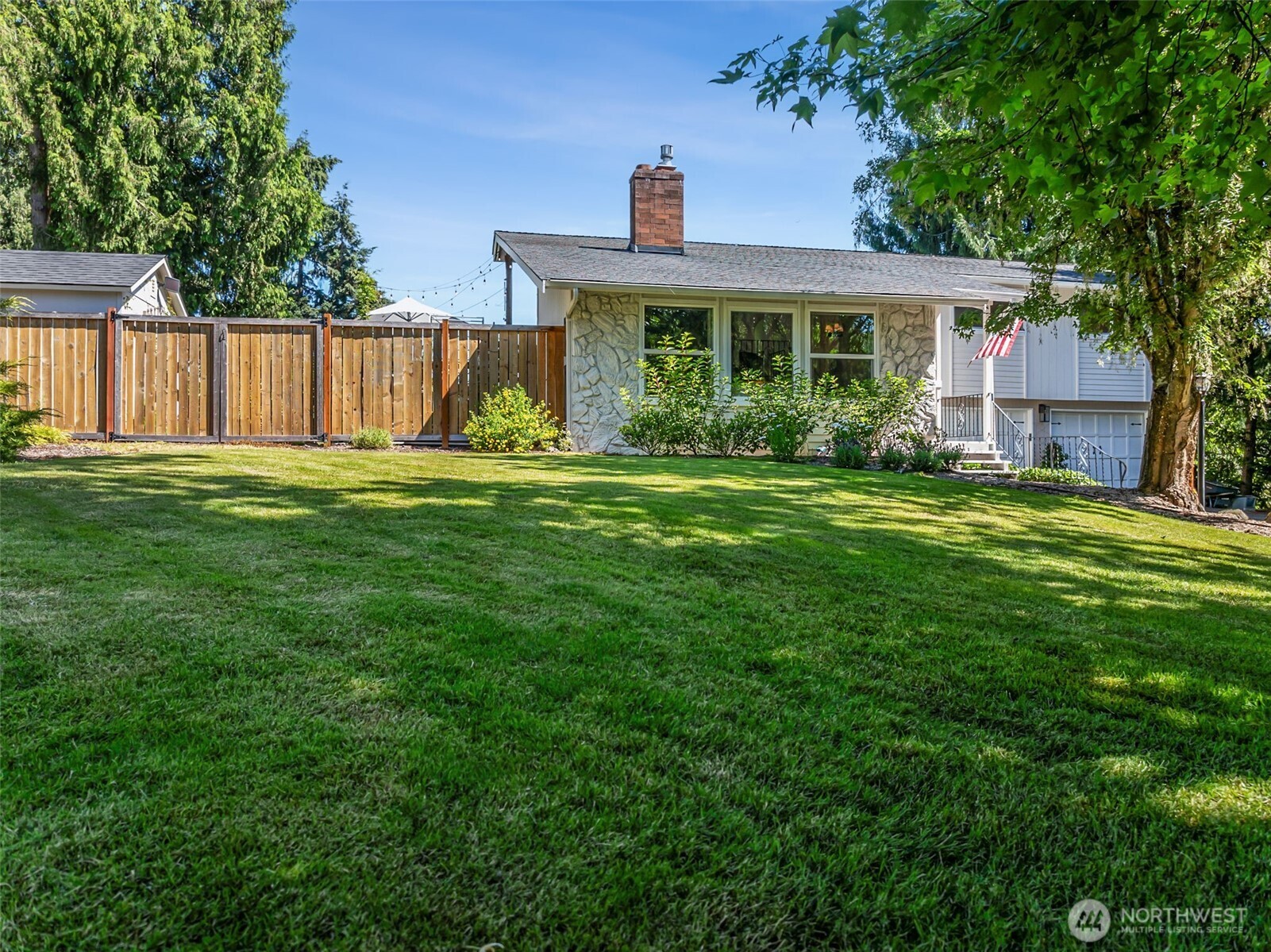 6221 81st Street Property Photo 2