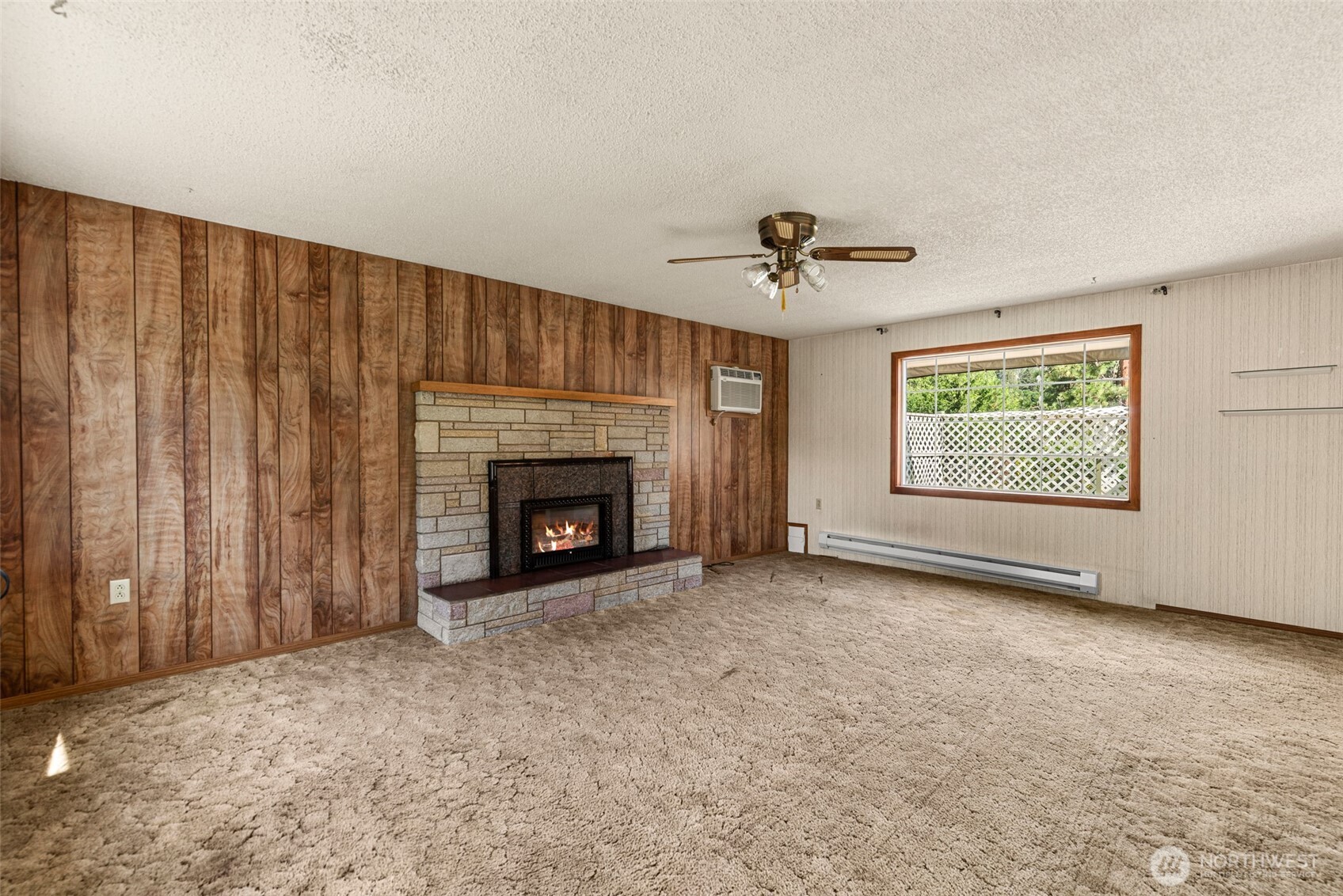 826 Pine Street Property Photo 3