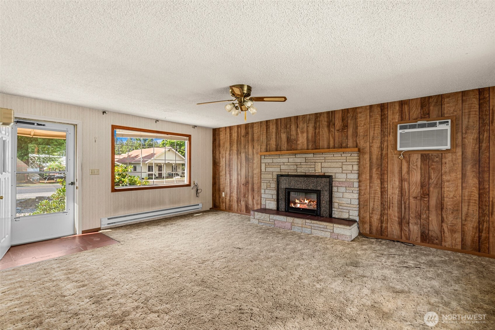 826 Pine Street Property Photo 4