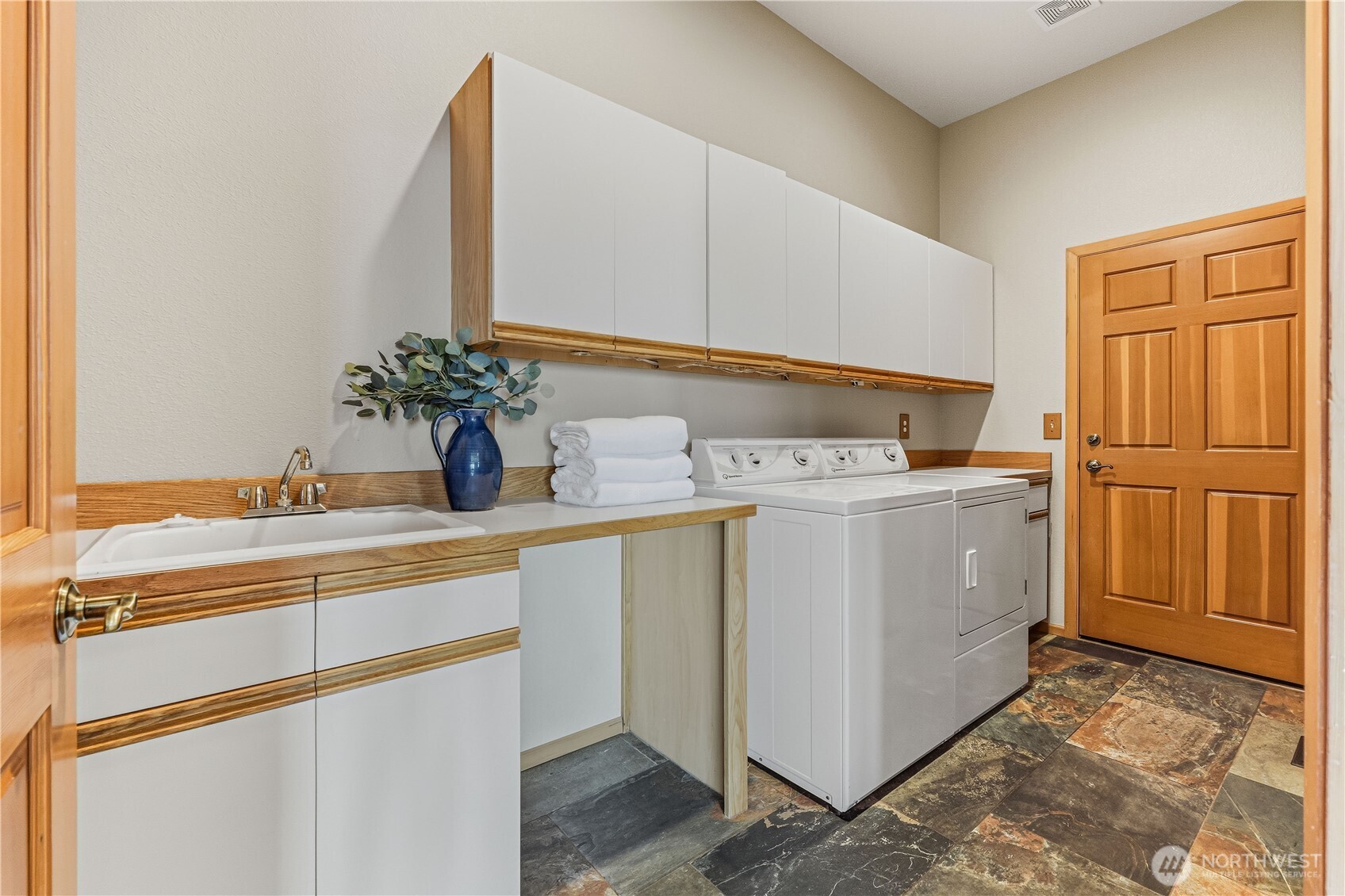 323 Stoneybrook Lane Property Photo 13