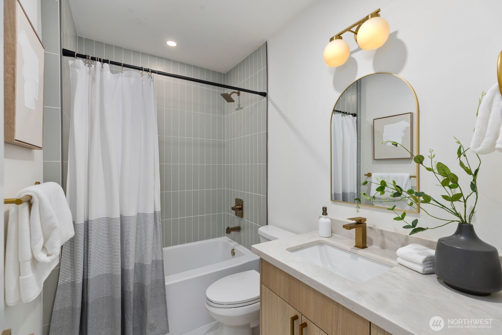 8216 Interlake Avenue Property Photo 15