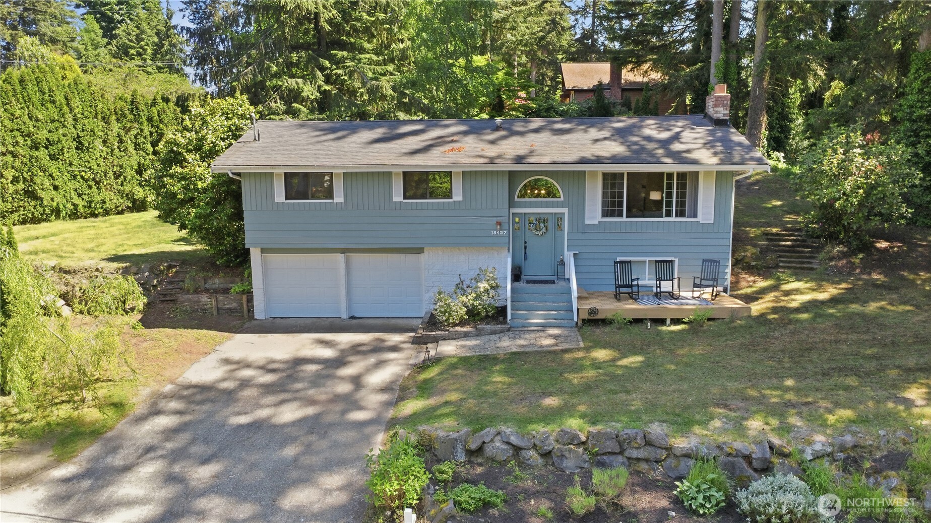 18427 Homeview Drive Property Photo 3