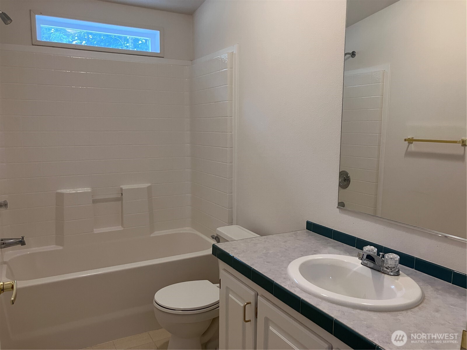 20 W Bridlewood Court Property Photo 6