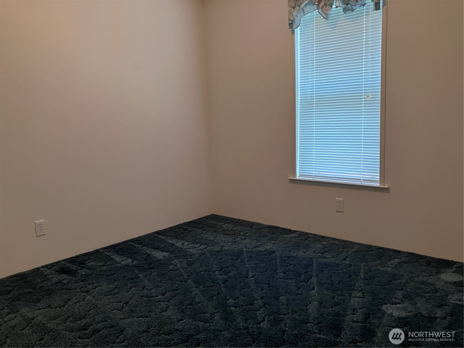 20 W Bridlewood Court Property Photo 7