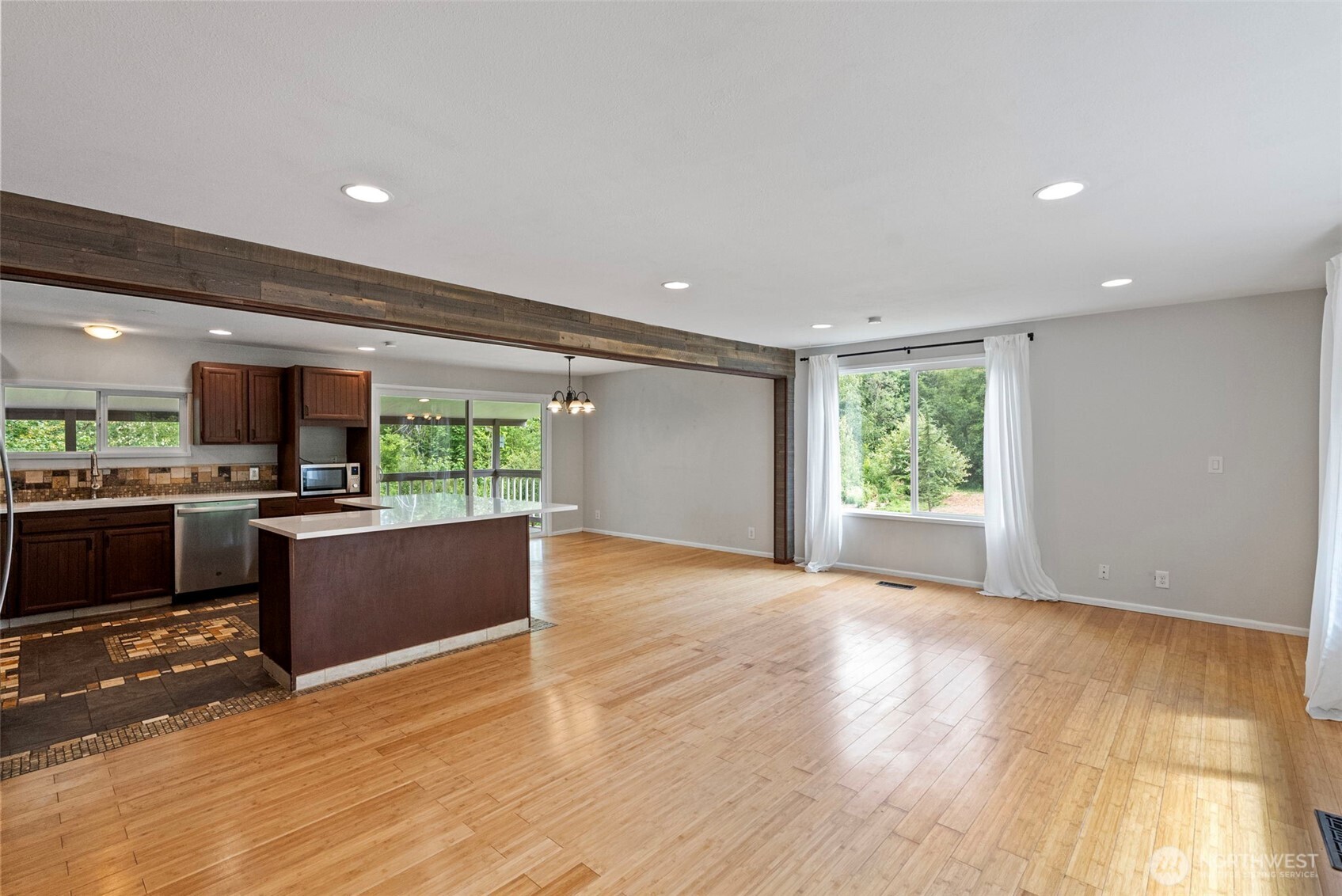 14005 51st Avenue Property Photo 9