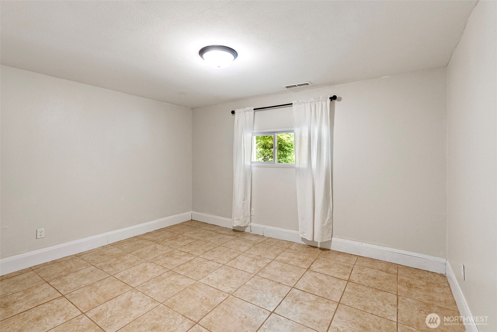14005 51st Avenue Property Photo 28