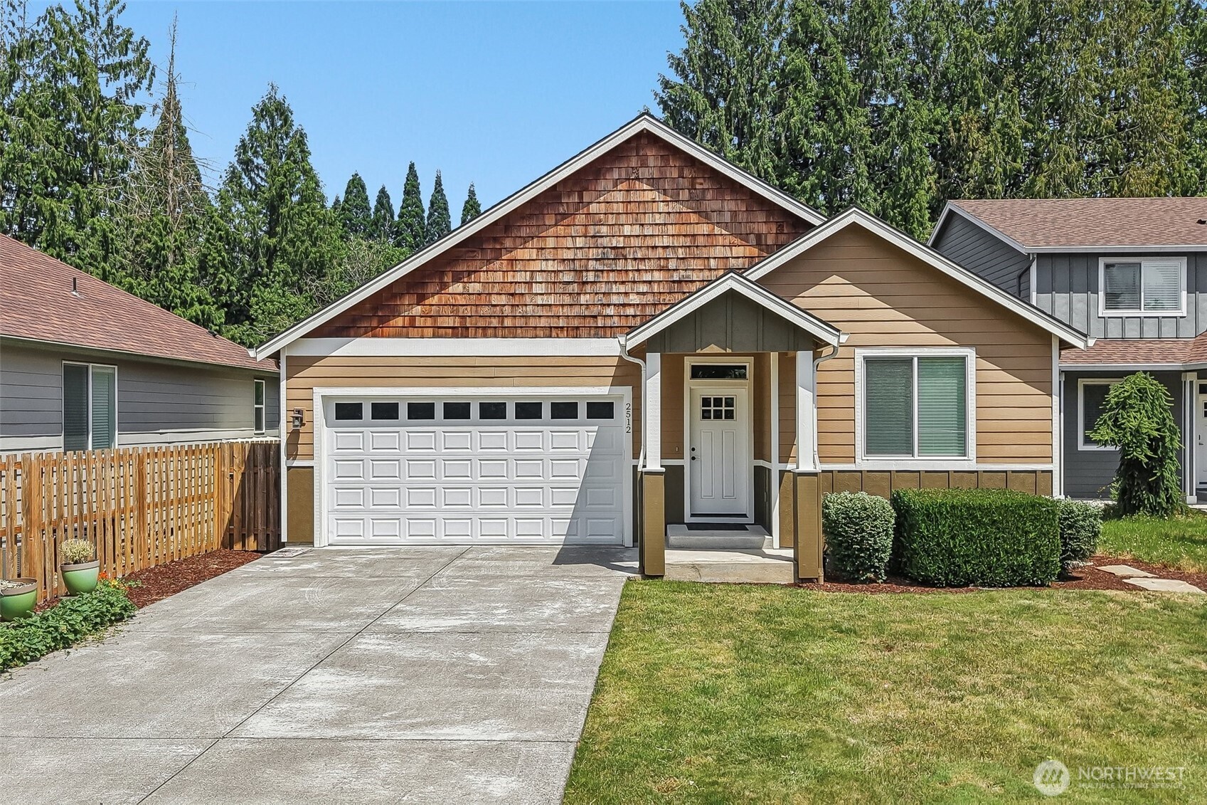 2512 Ne 84th Circle Property Photo 1