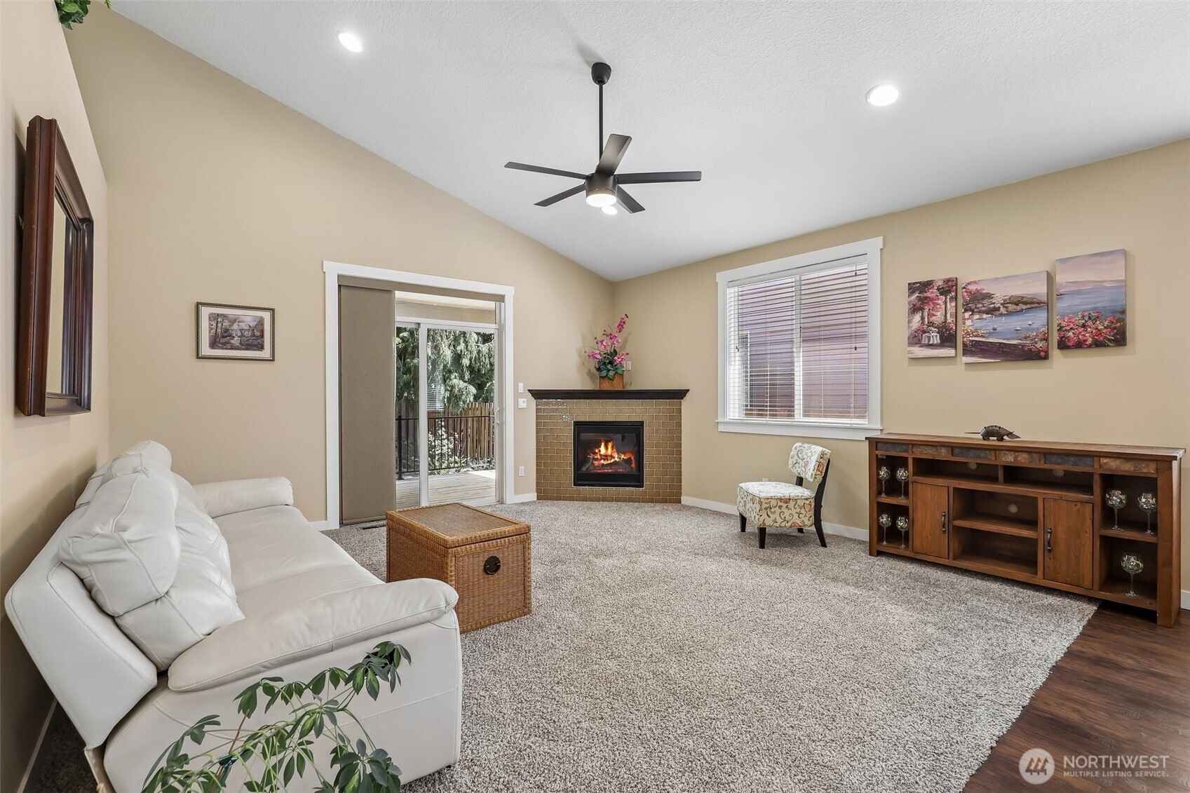 2512 Ne 84th Circle Property Photo 6