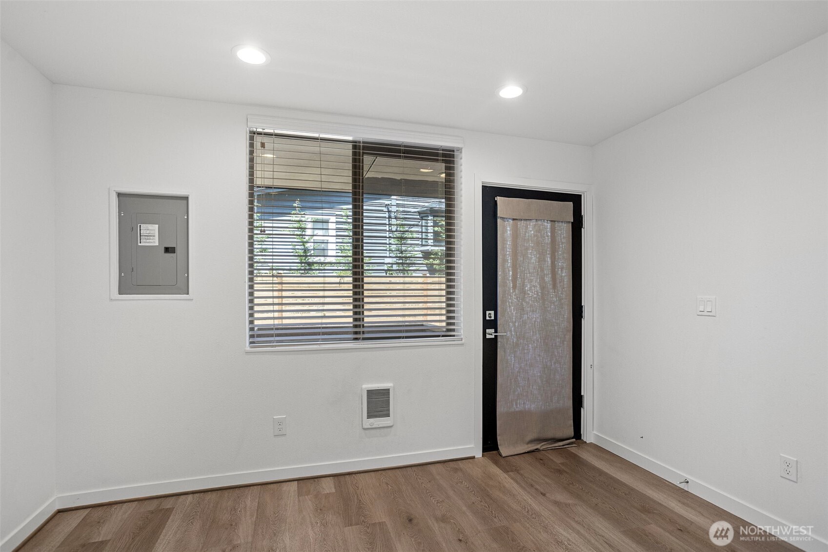 604 Nw 77th Street D Property Photo 8