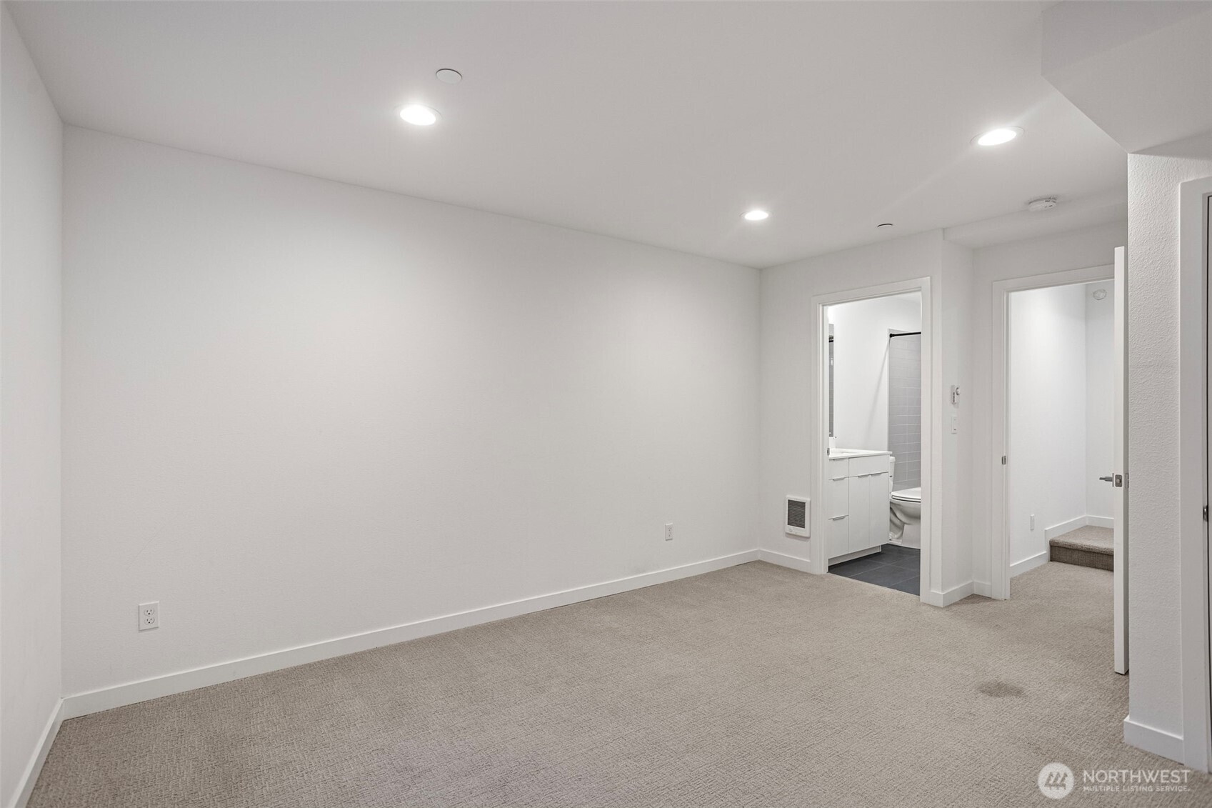 604 Nw 77th Street D Property Photo 10