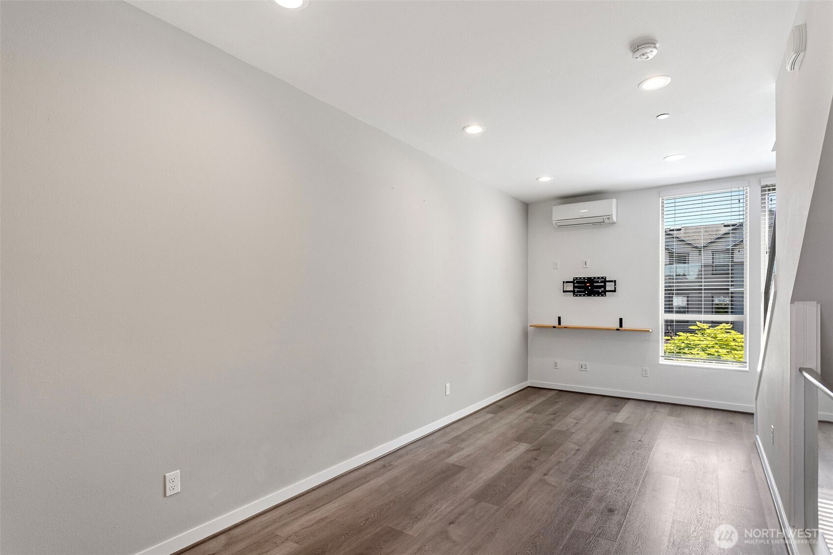 604 Nw 77th Street D Property Photo 17