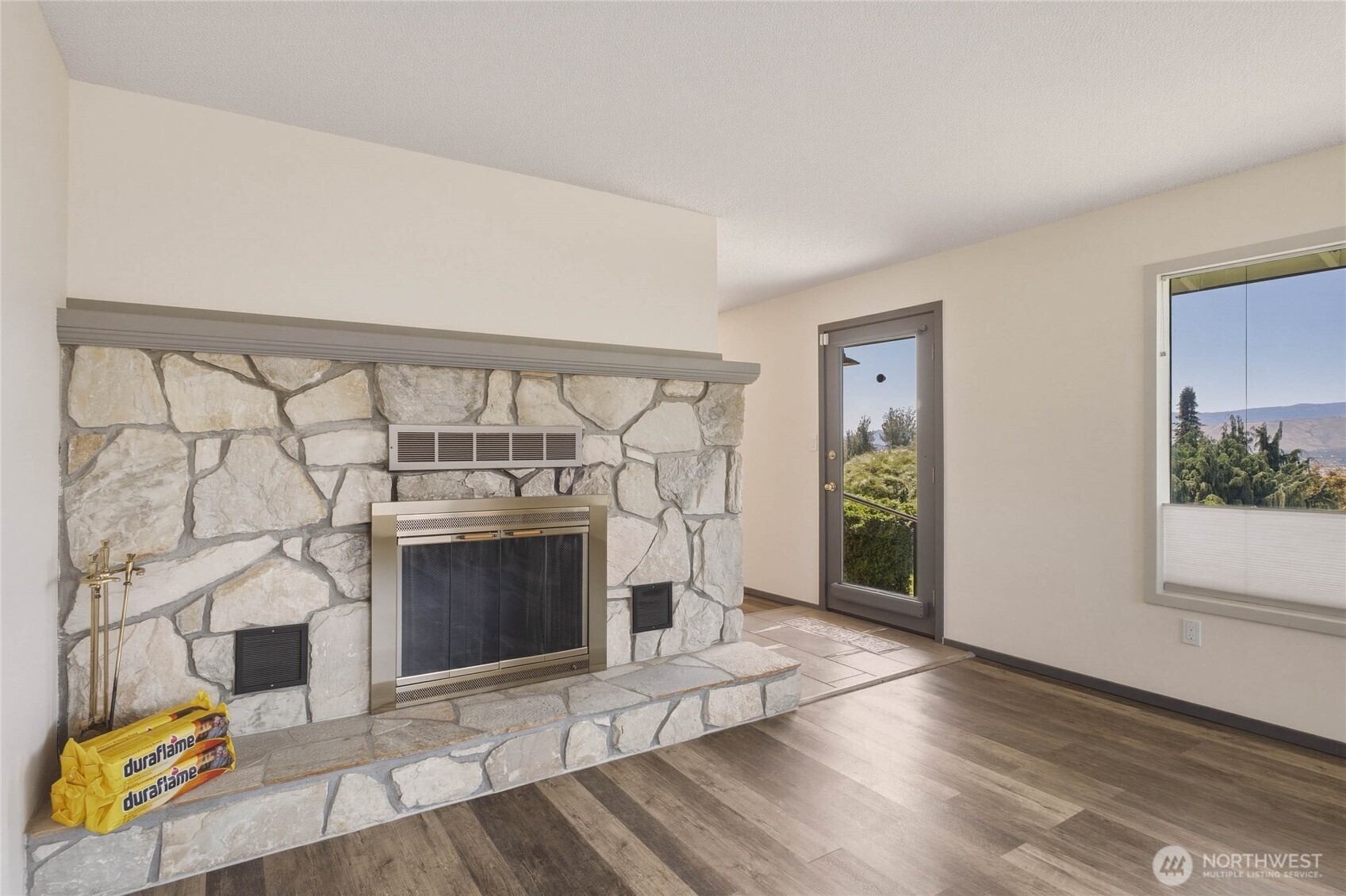330 Sunnyslope Heights Property Photo 6