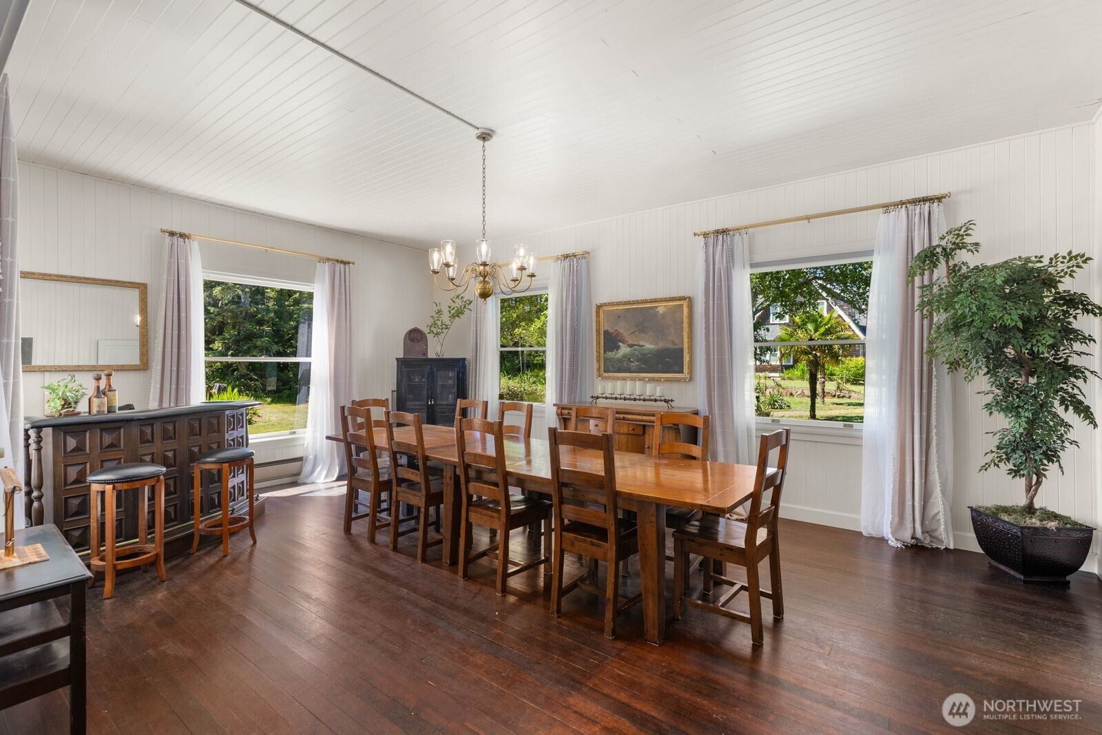 2415 Willows Road Property Photo 14