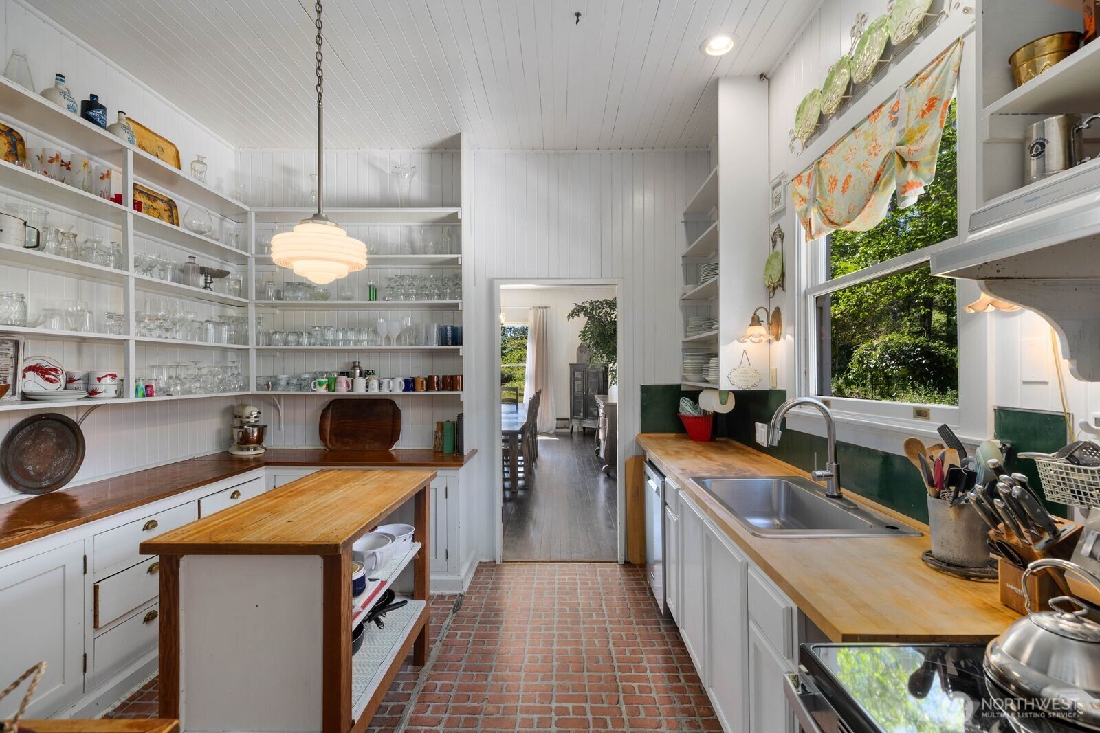 2415 Willows Road Property Photo 18