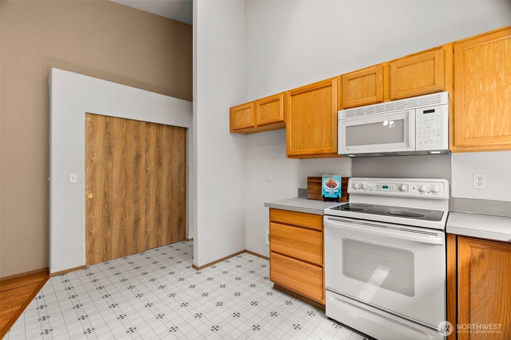 7049 Southwick Court Property Photo 22