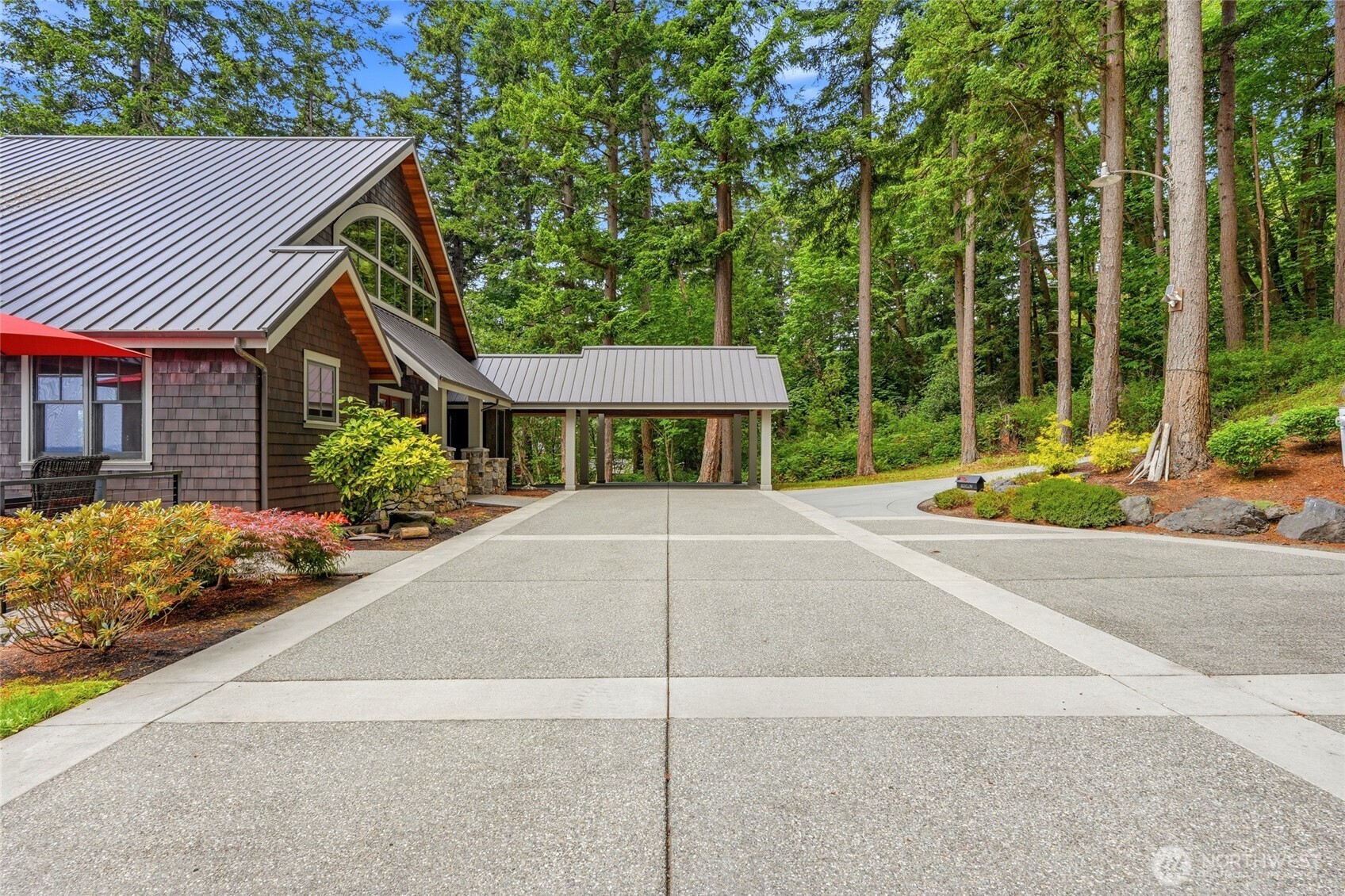4898 S Camano Drive Property Photo 3