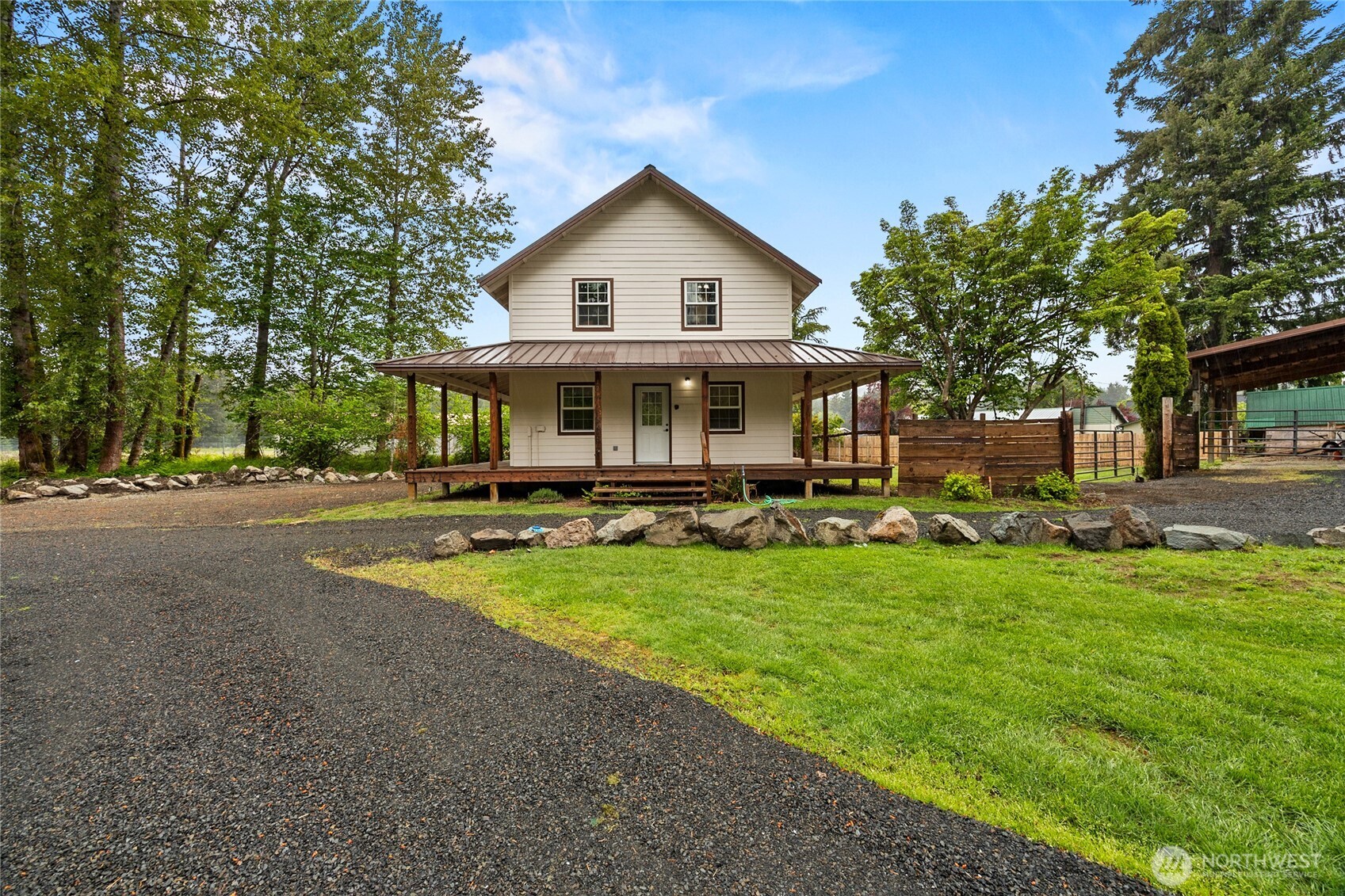 126 Tahoma Street Property Photo 4