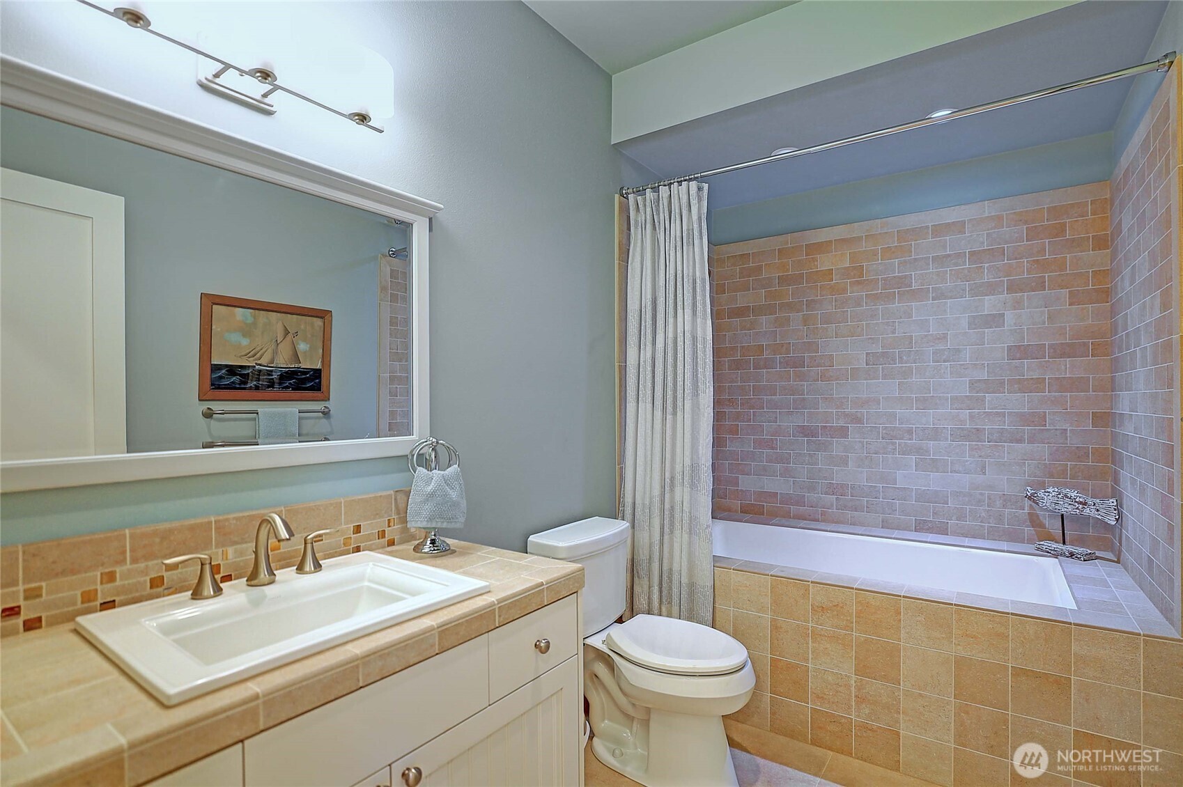 1095 Essex Street 2 Property Photo 25