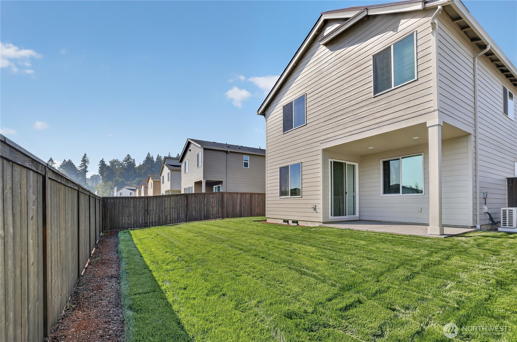2325 Ash Street Property Photo 4