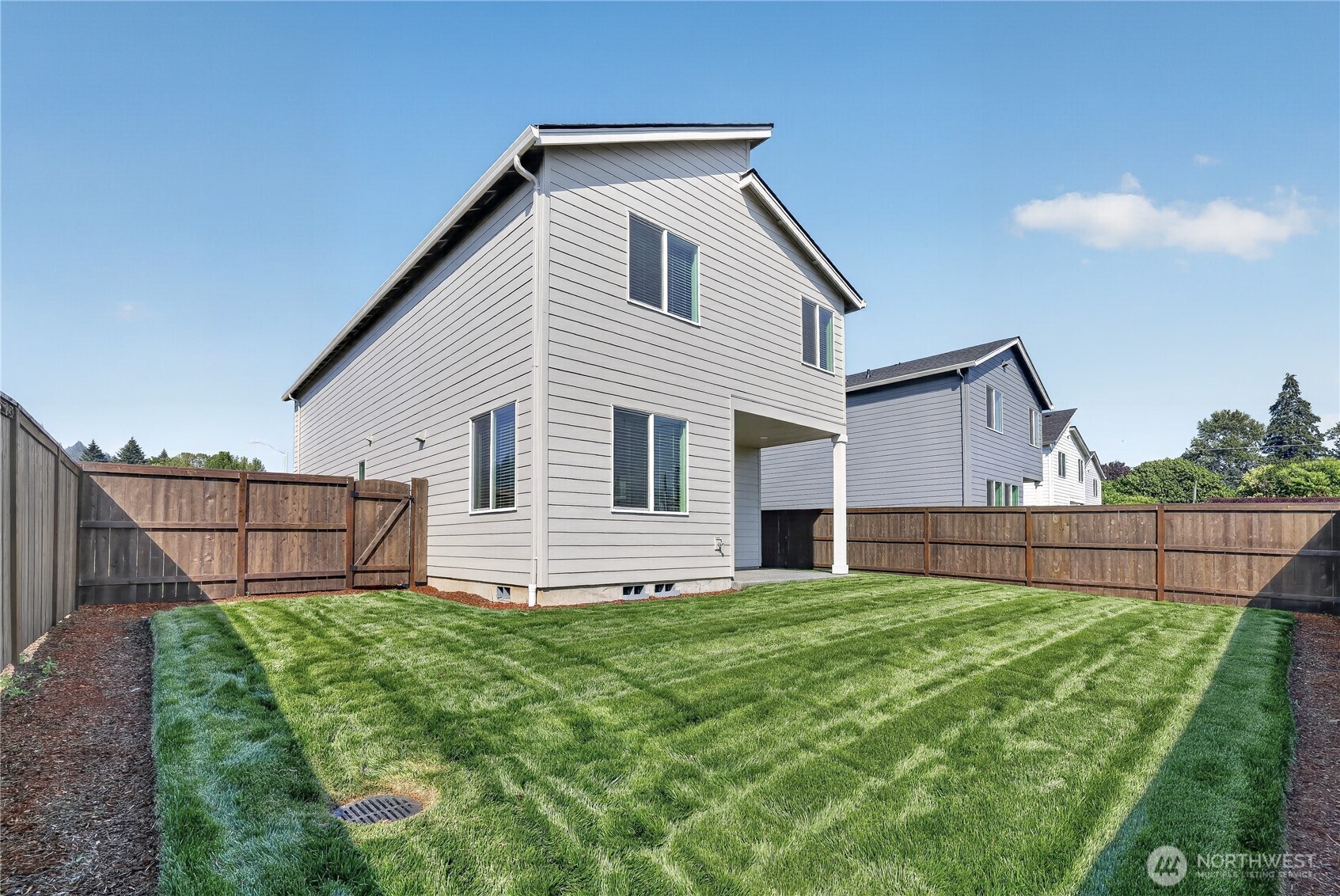 2325 Ash Street Property Photo 5
